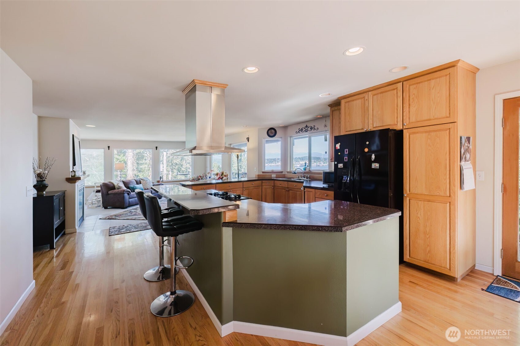 221 Farragut Avenue
