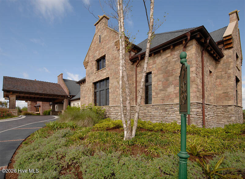 8815 10 Carenden Court