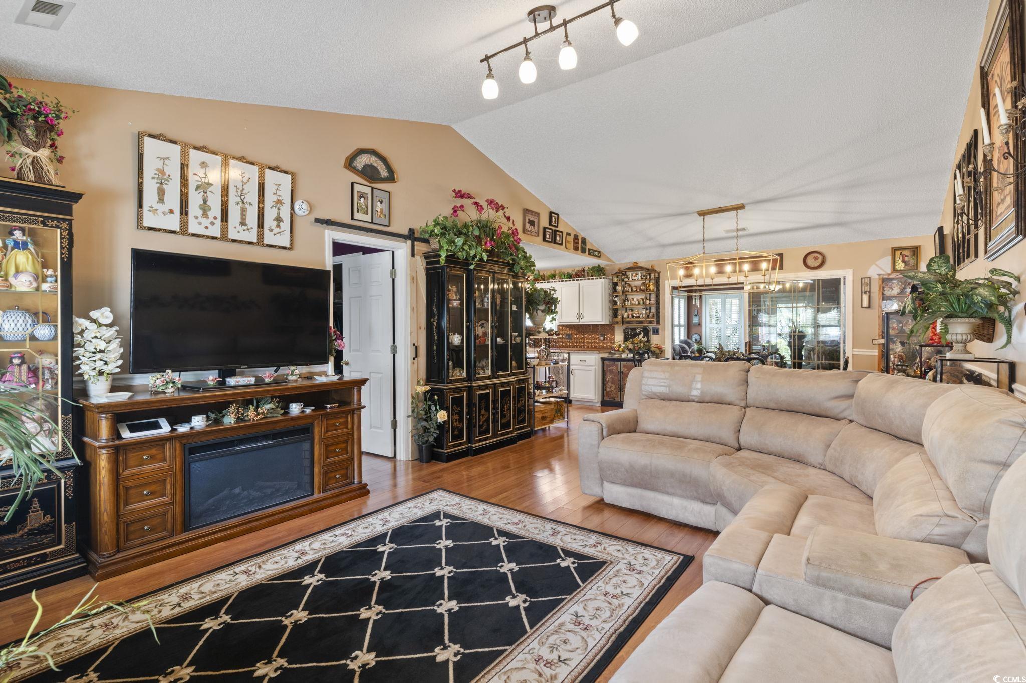 1028 Chateau Dr.