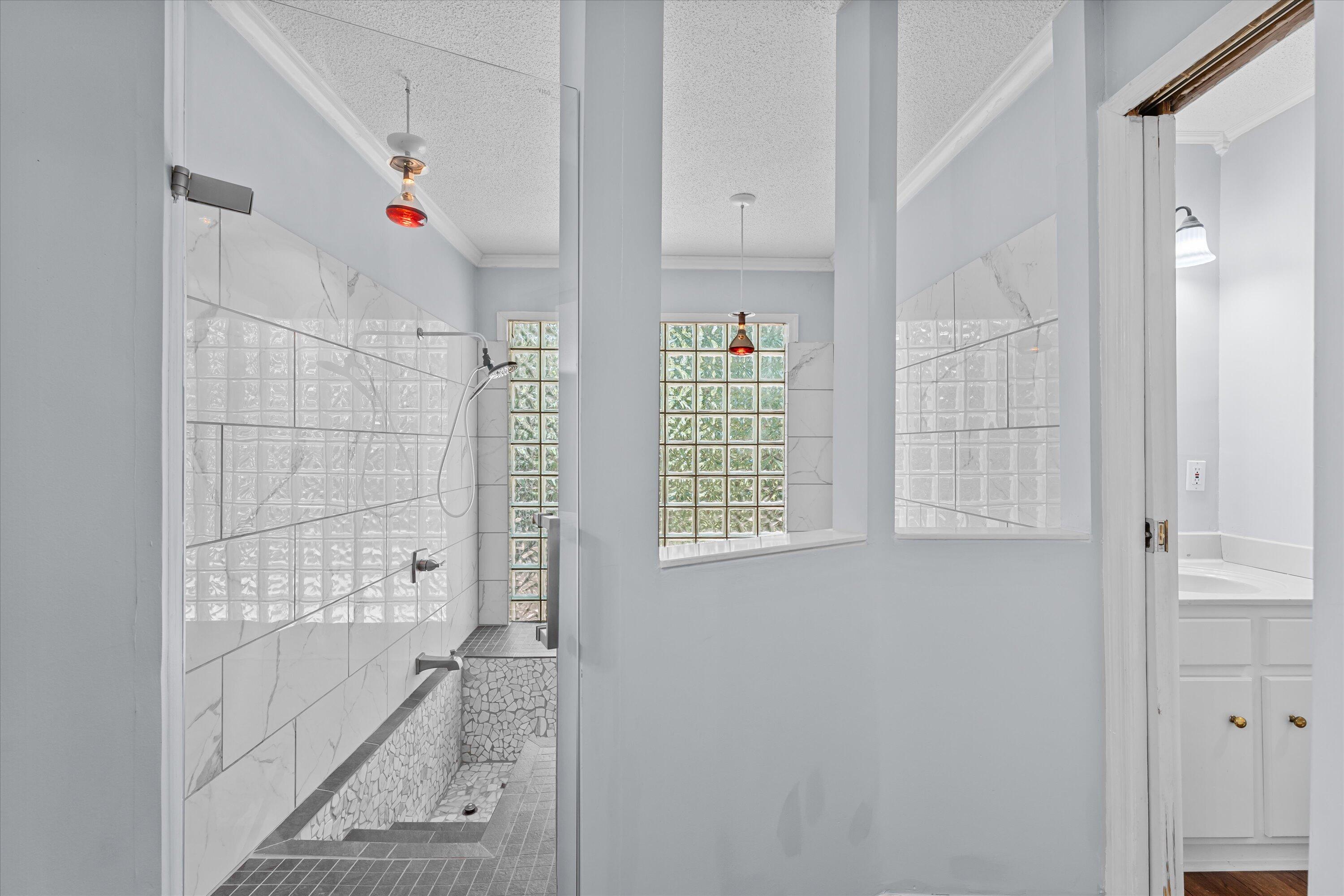 10 Selisa Drive