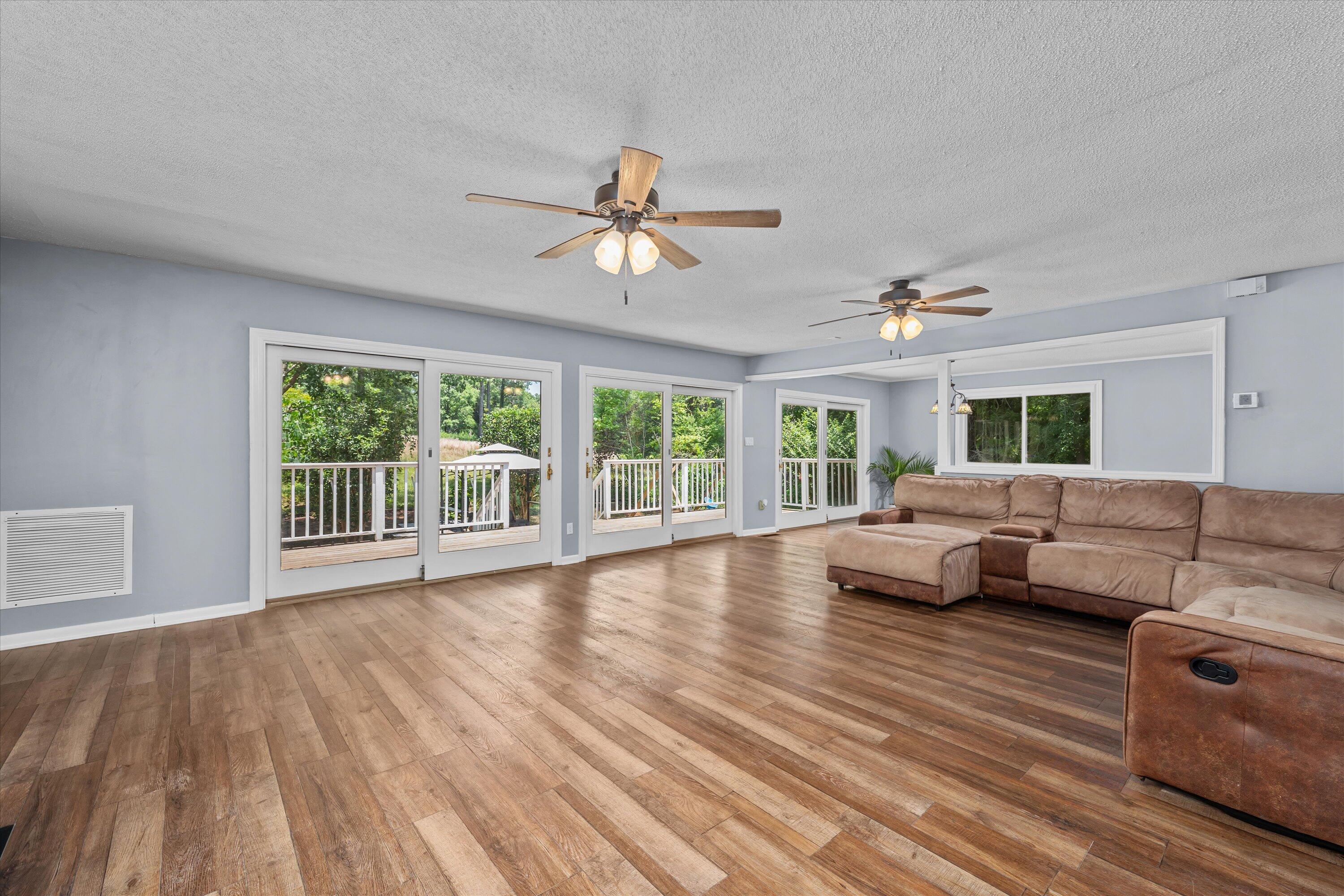 10 Selisa Drive