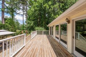 10 Selisa Drive