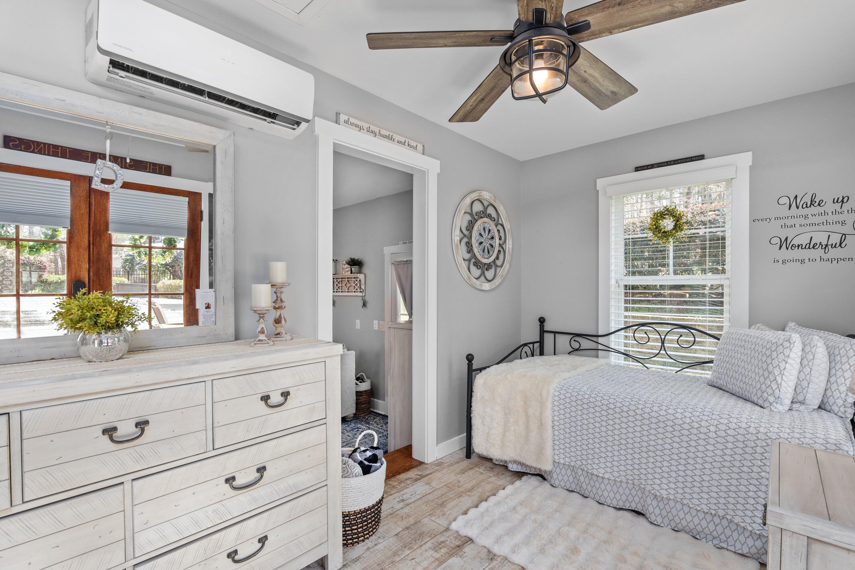 1884 Knobcone Avenue