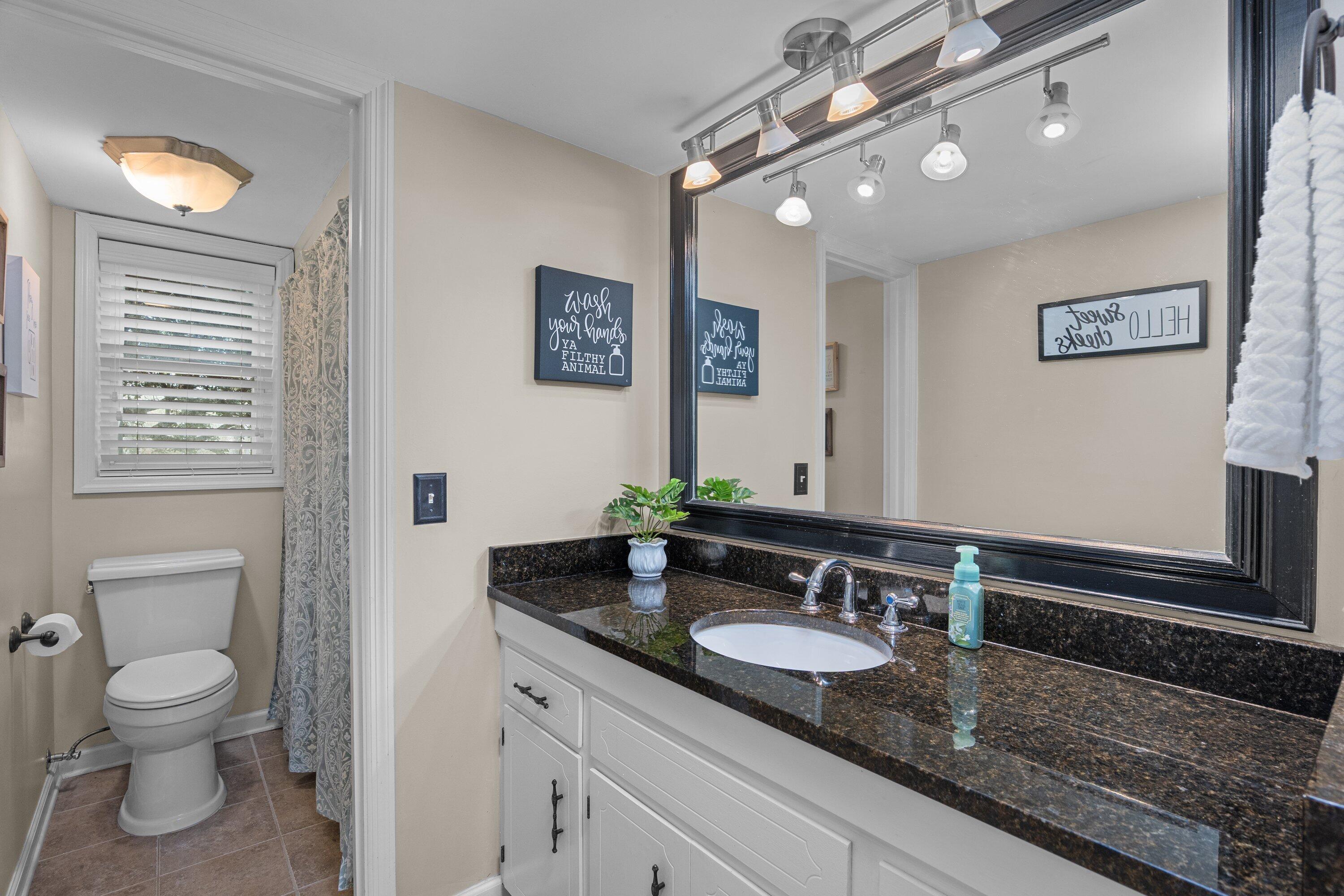 1884 Knobcone Avenue