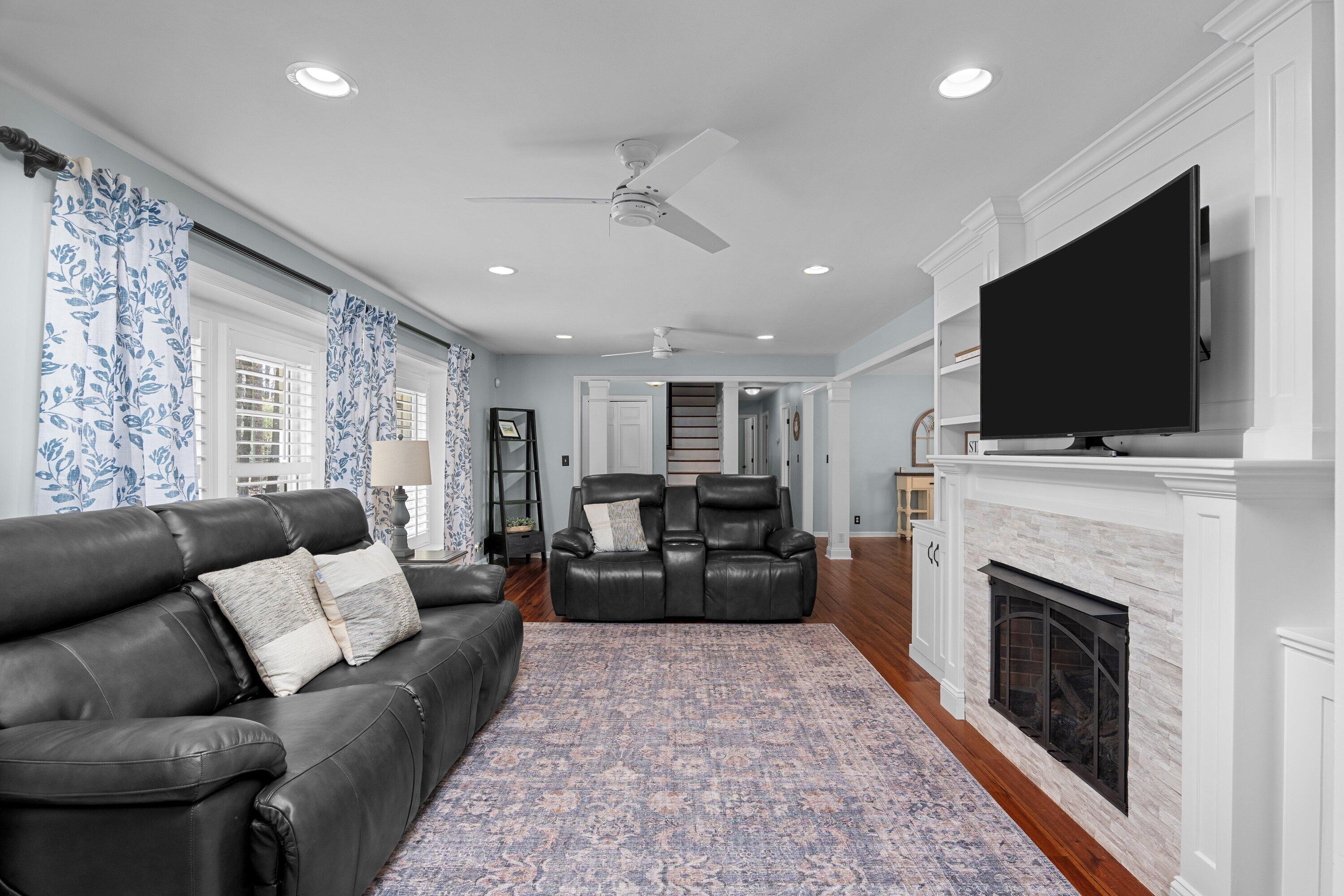 1884 Knobcone Avenue