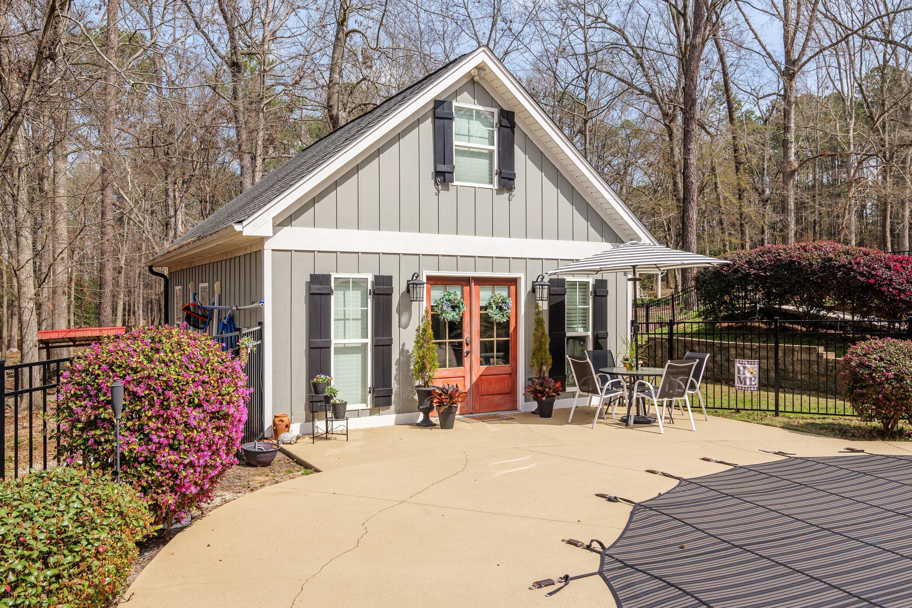 1884 Knobcone Avenue