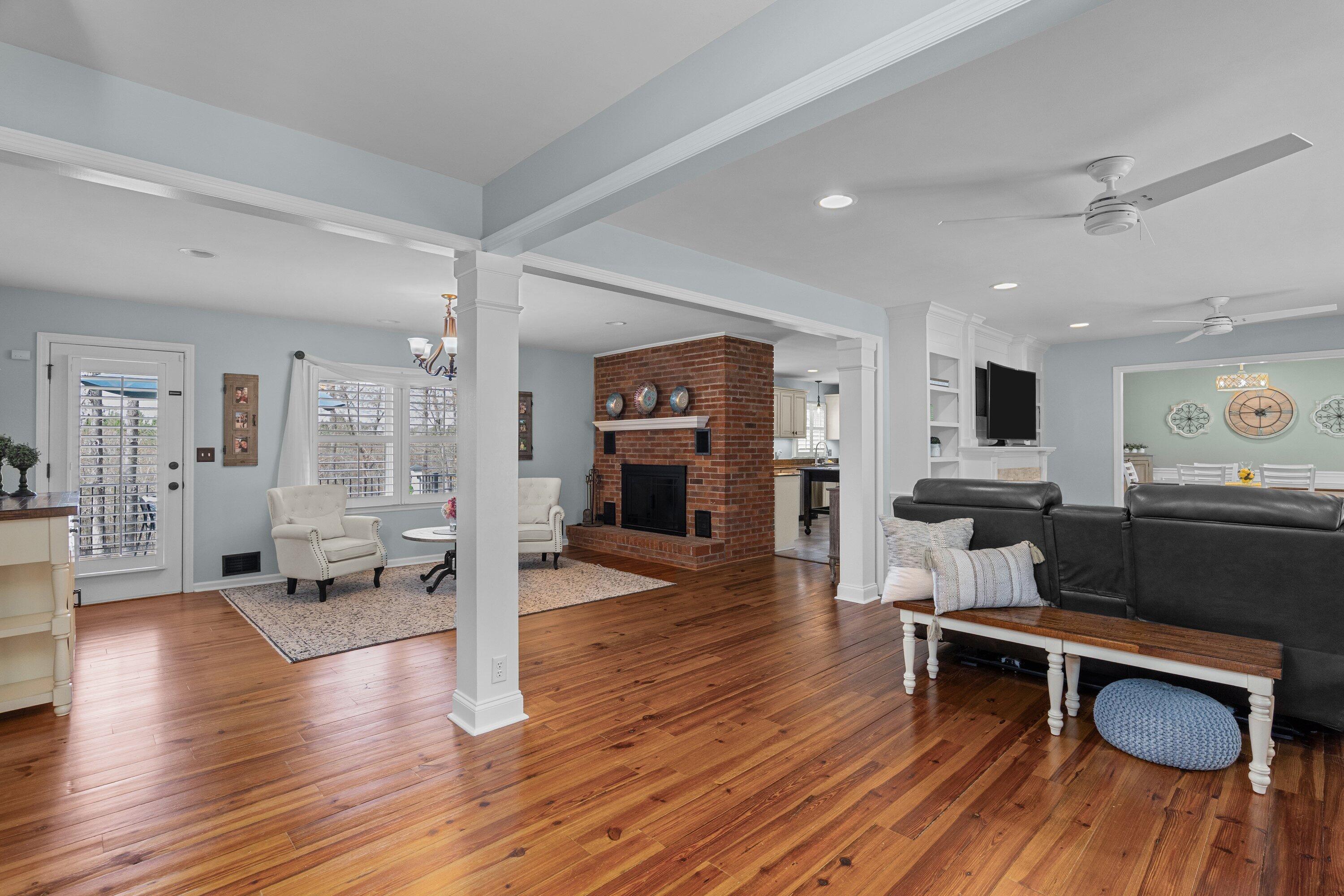 1884 Knobcone Avenue