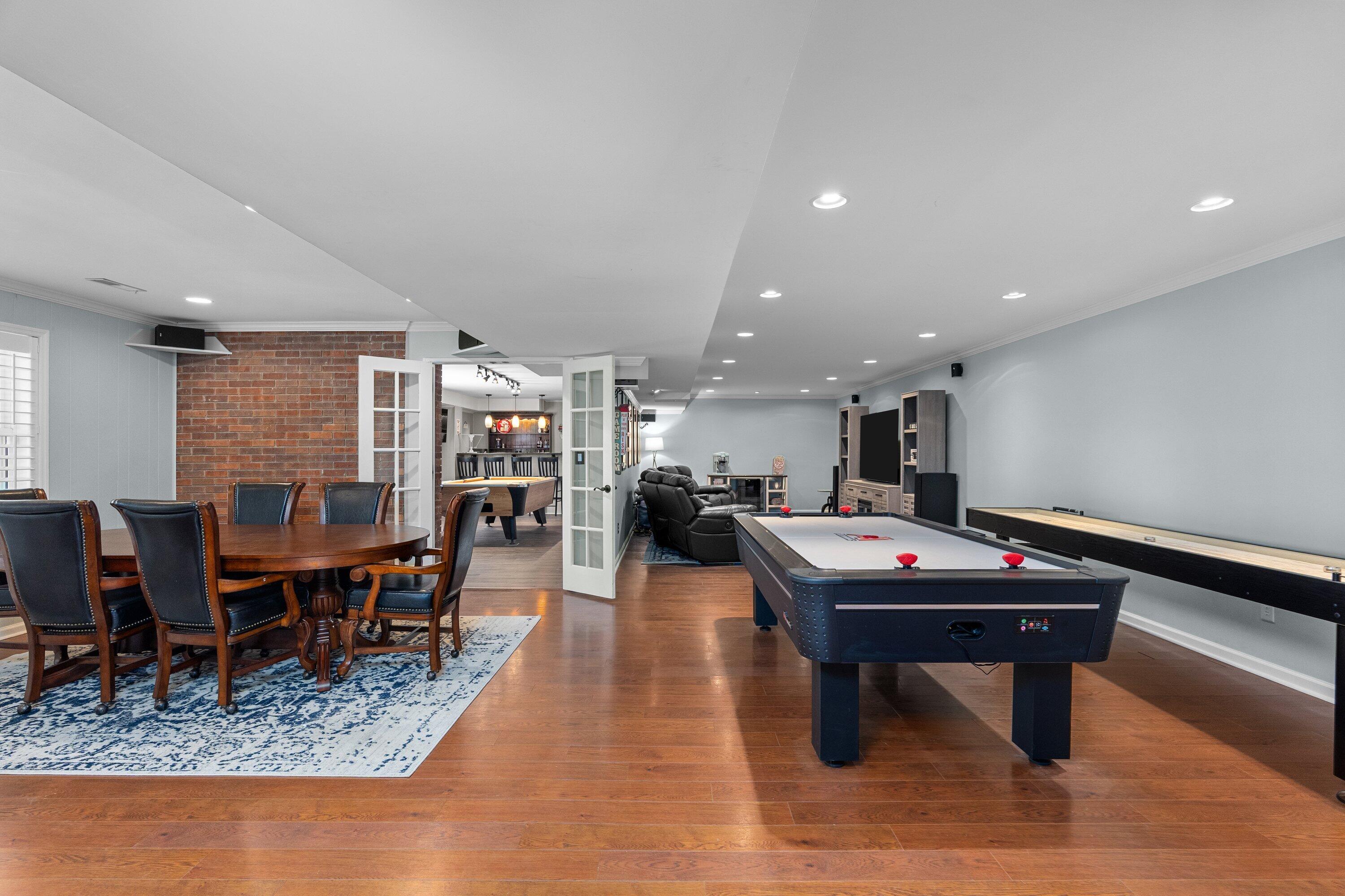 1884 Knobcone Avenue