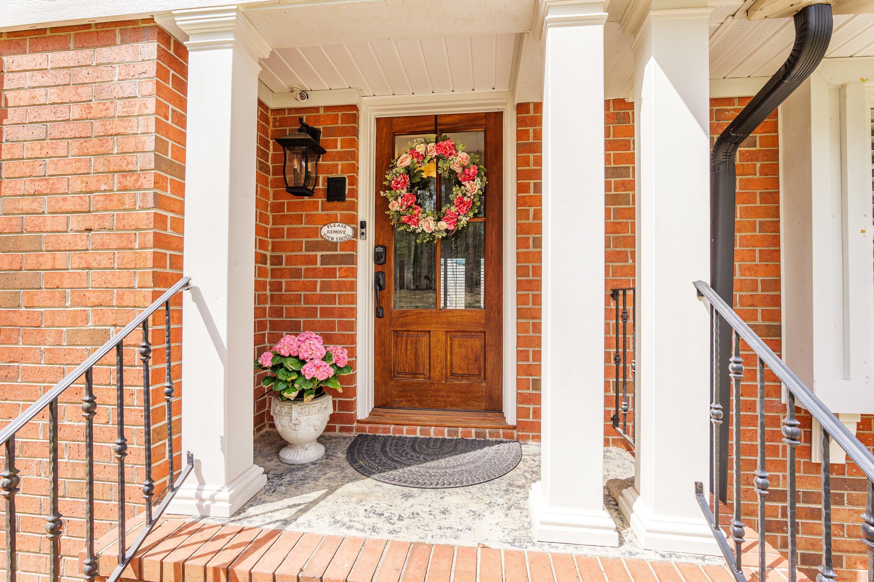 1884 Knobcone Avenue