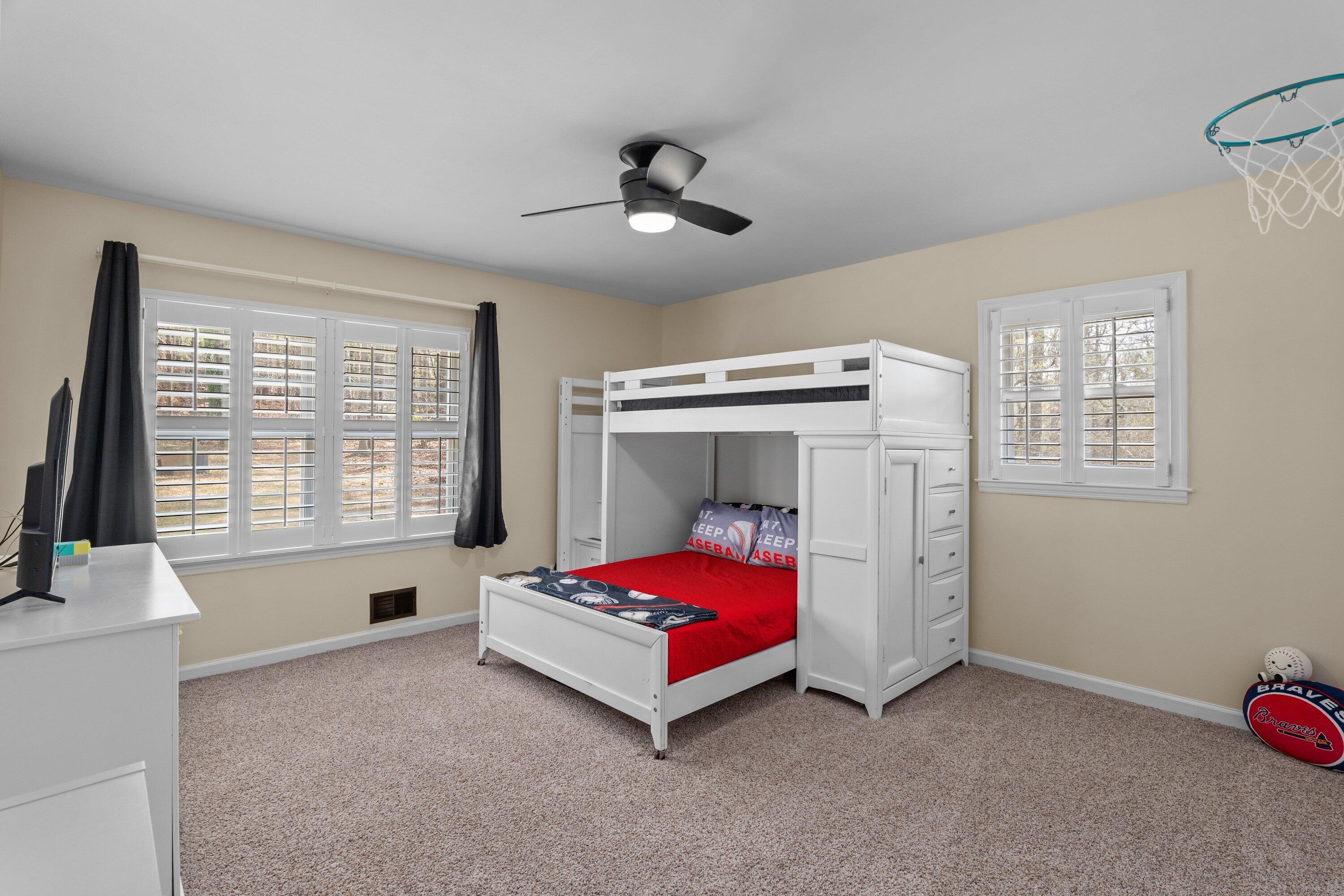 1884 Knobcone Avenue