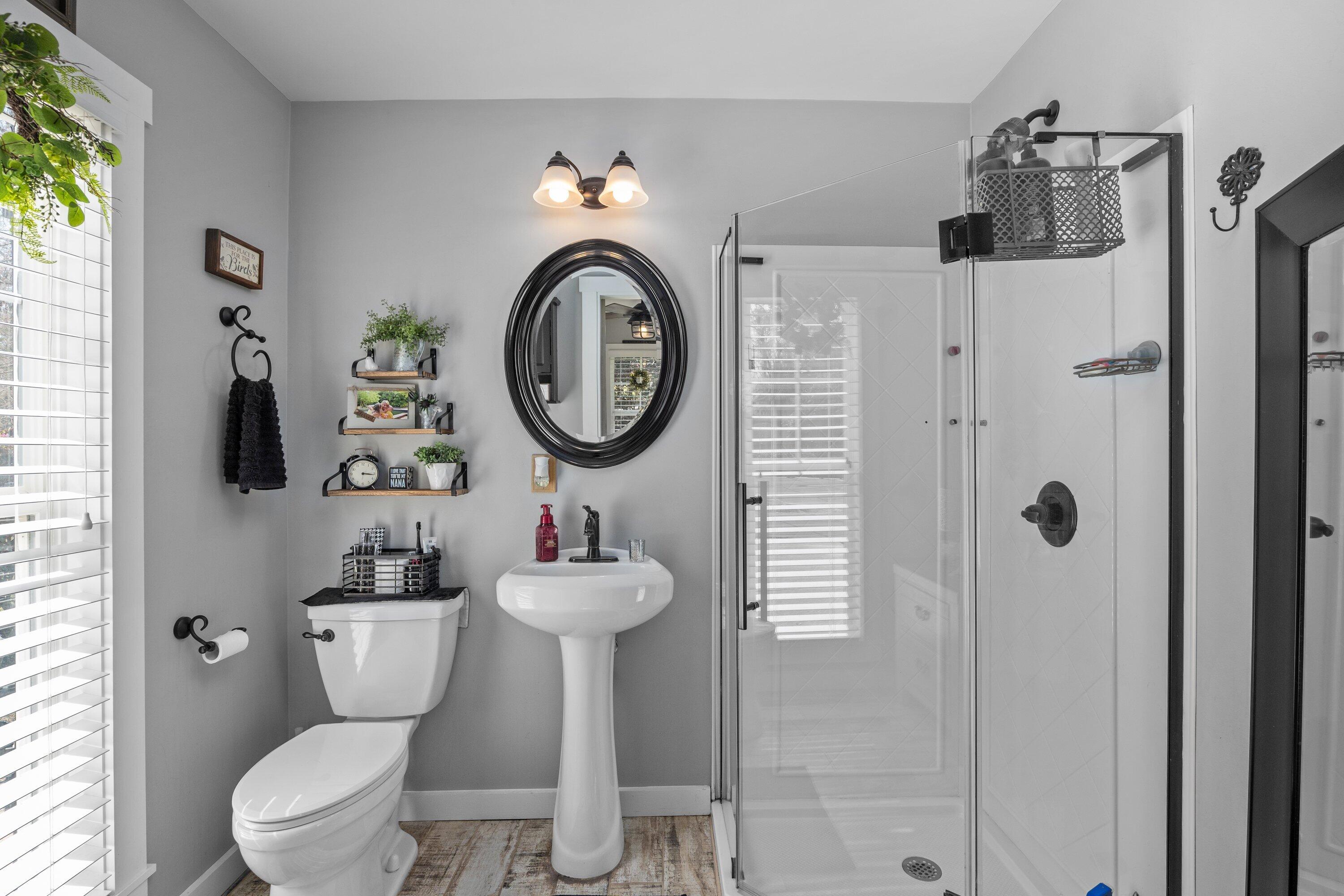 1884 Knobcone Avenue