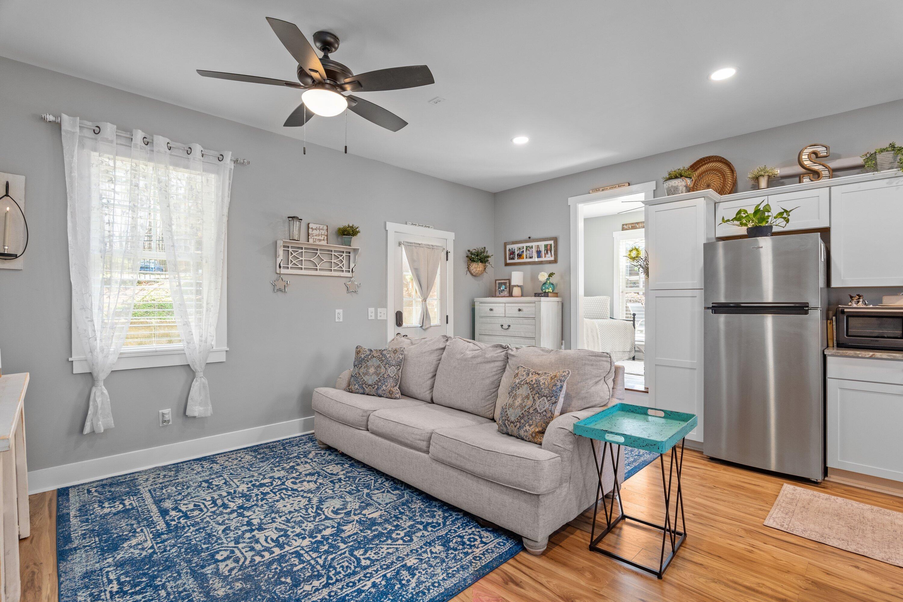 1884 Knobcone Avenue