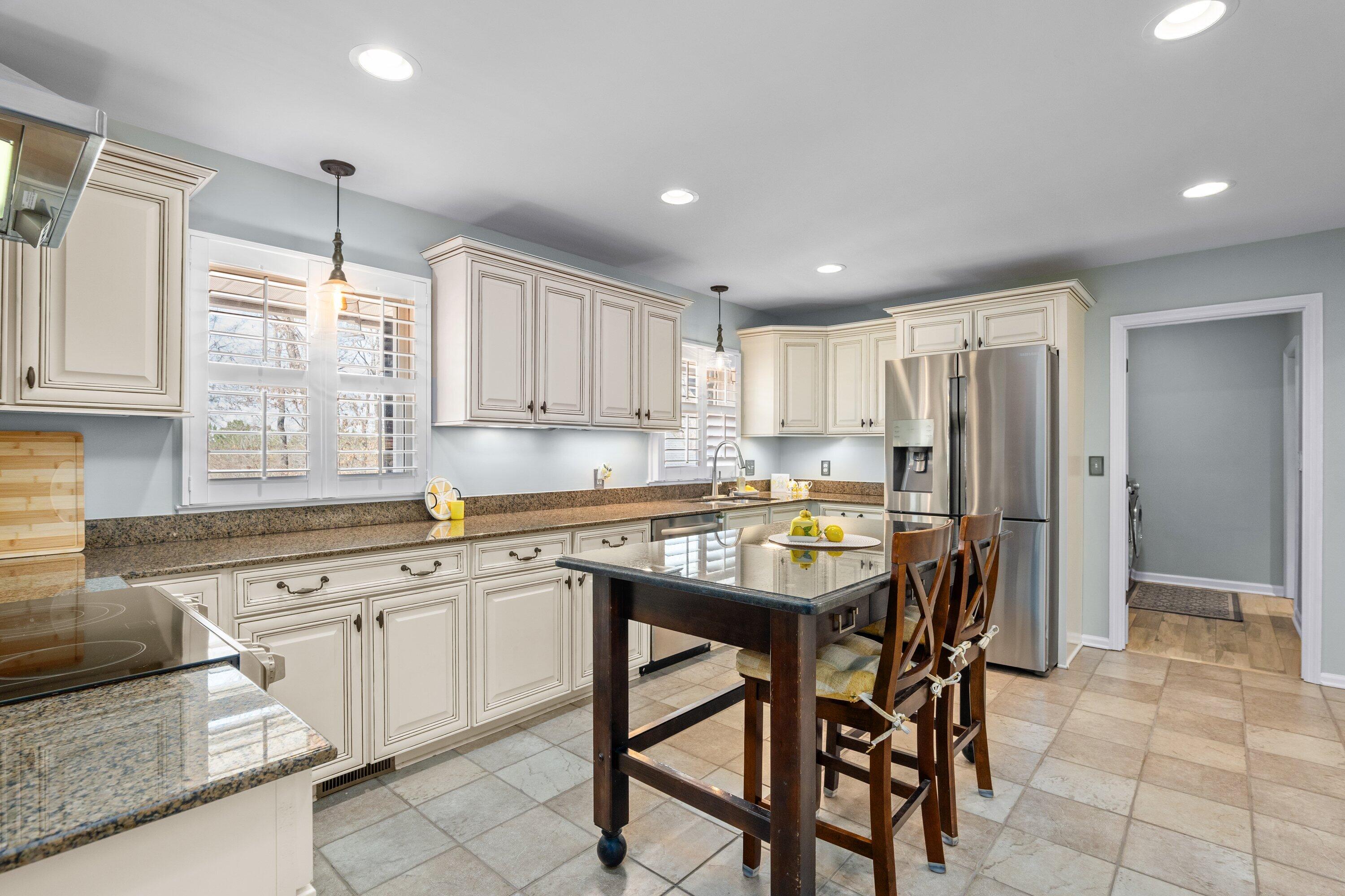 1884 Knobcone Avenue