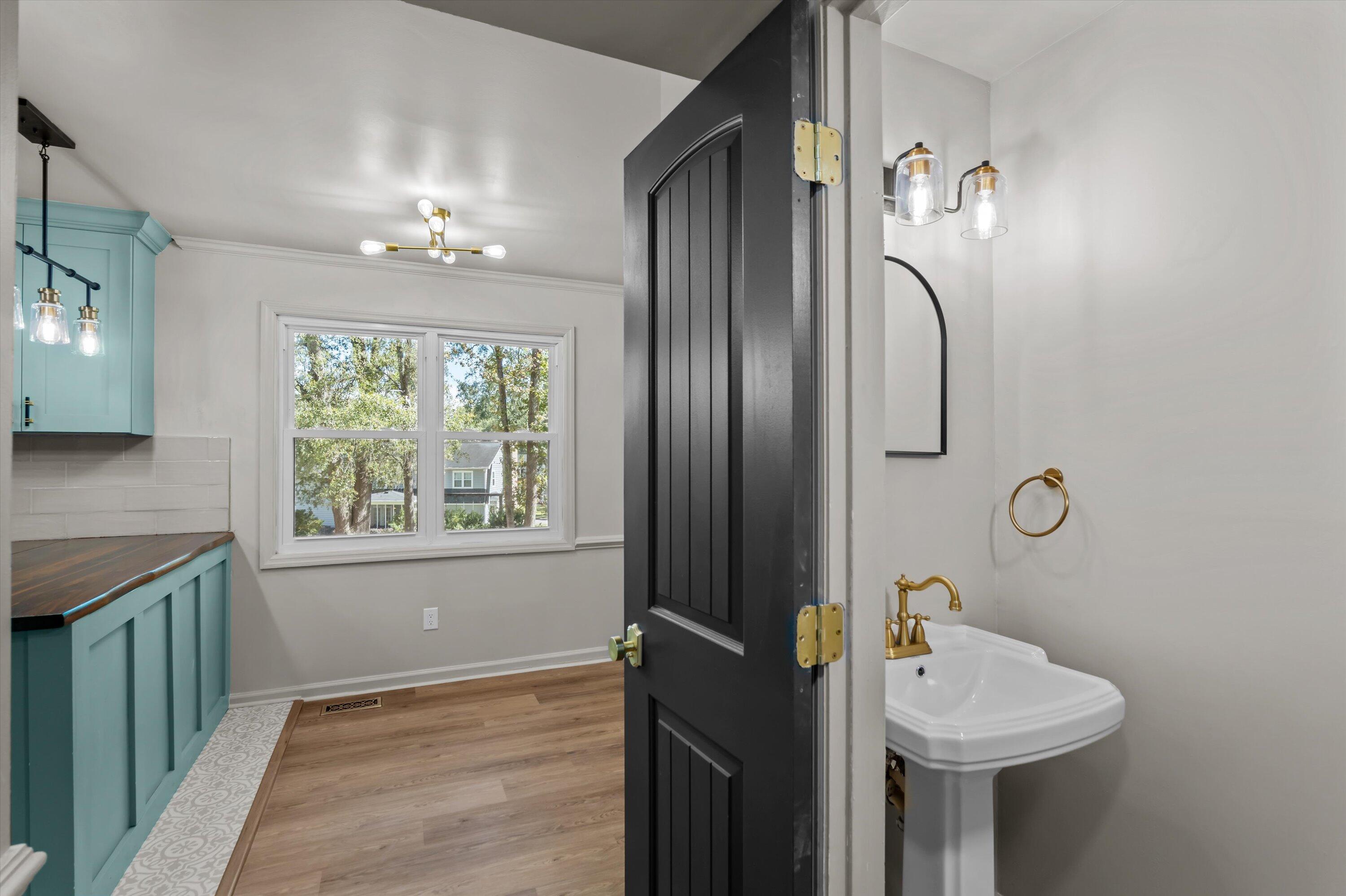 3812 Forest Creek Way