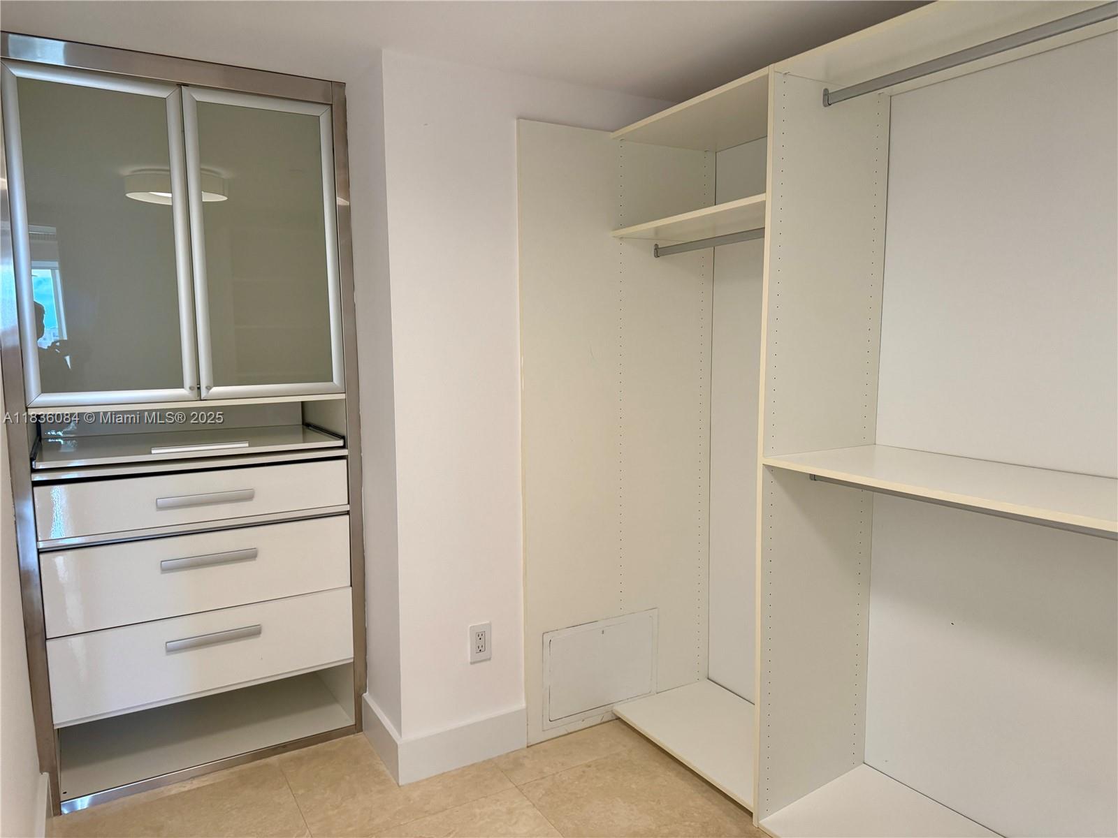 17201 Collins Ave # 507