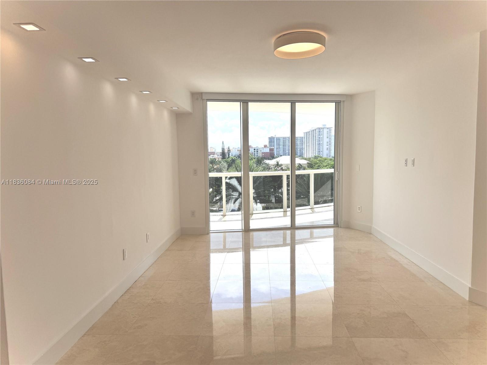 17201 Collins Ave # 507