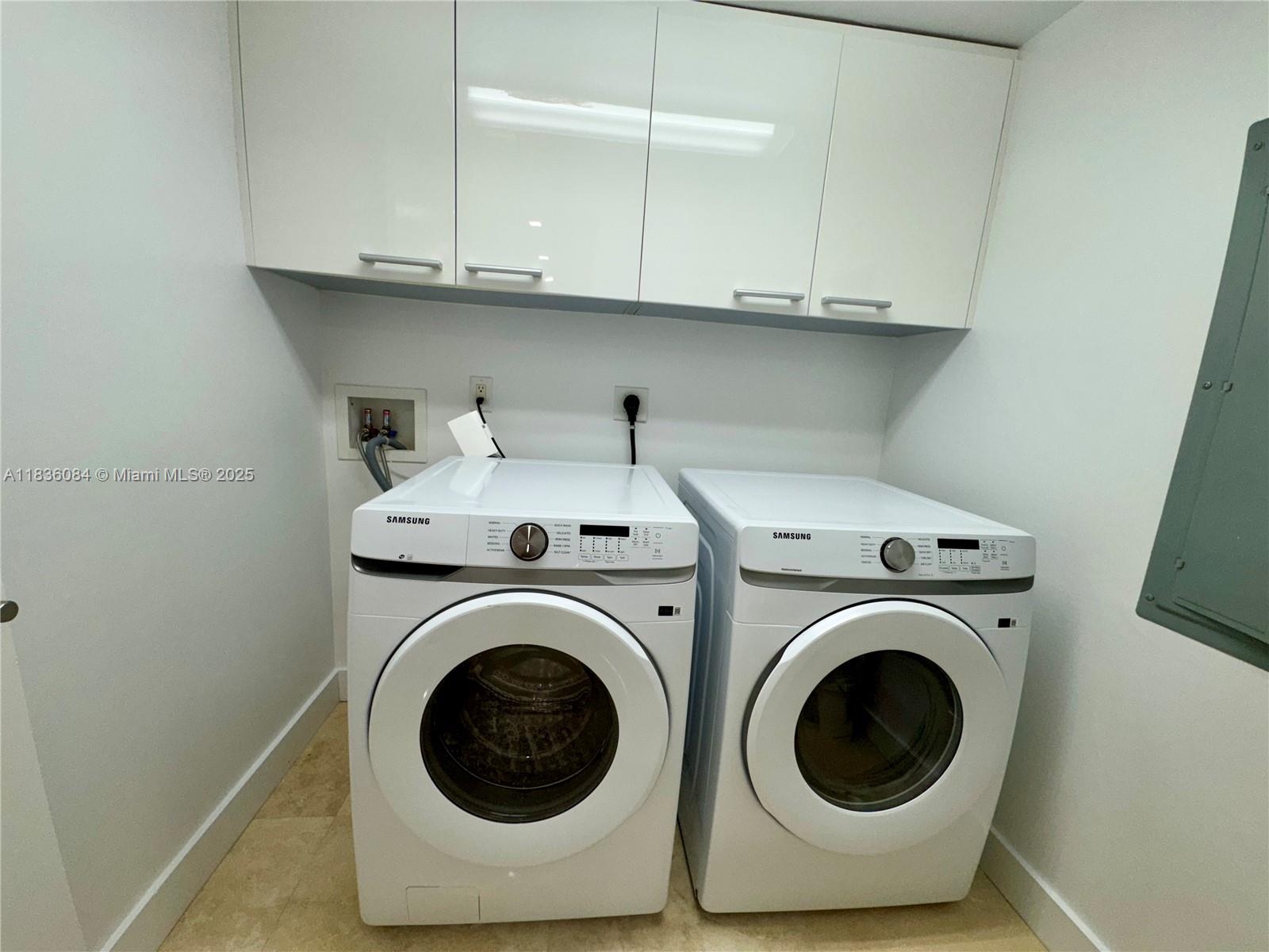 17201 Collins Ave # 507