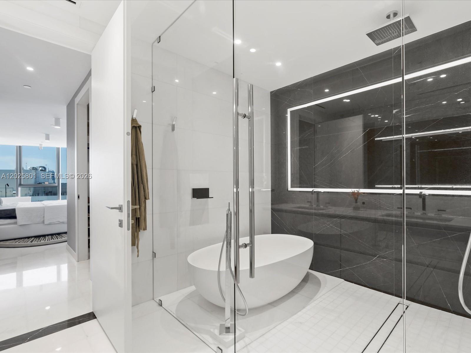 300 Biscayne Boulevard Way # 4502E