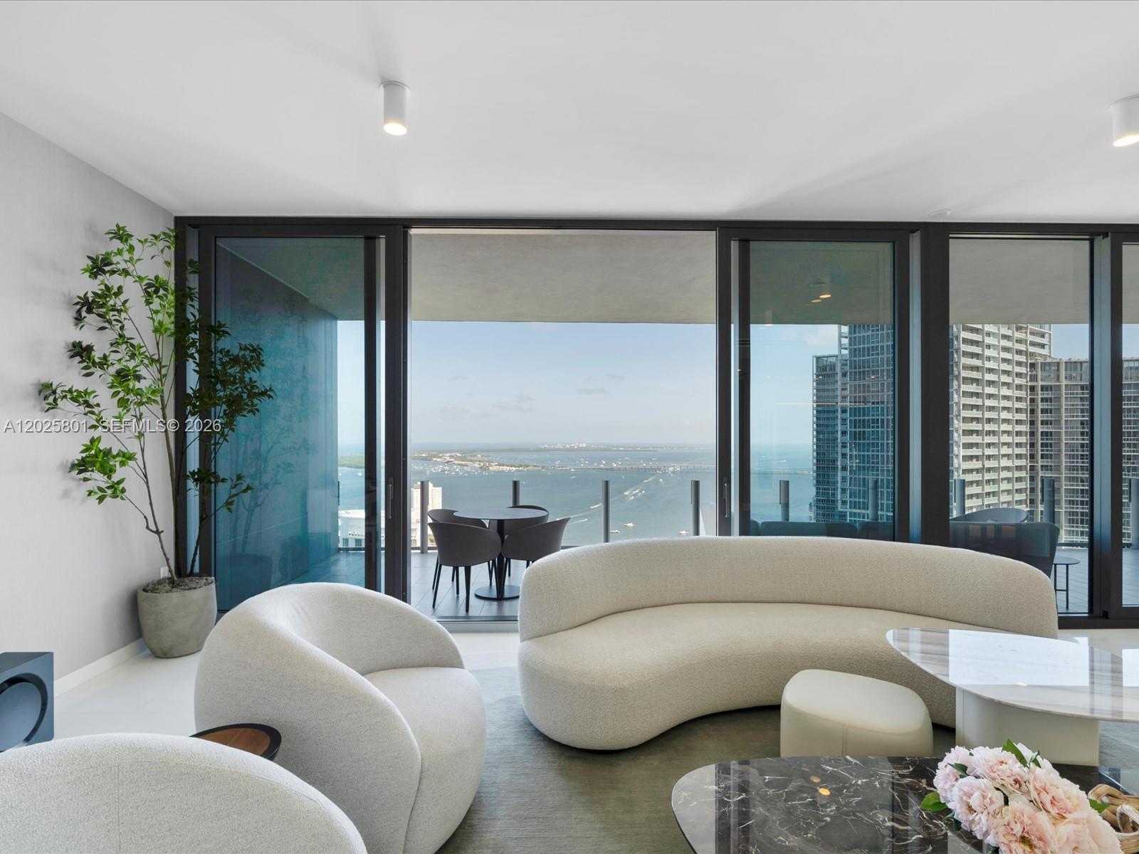 300 Biscayne Boulevard Way # 4502E