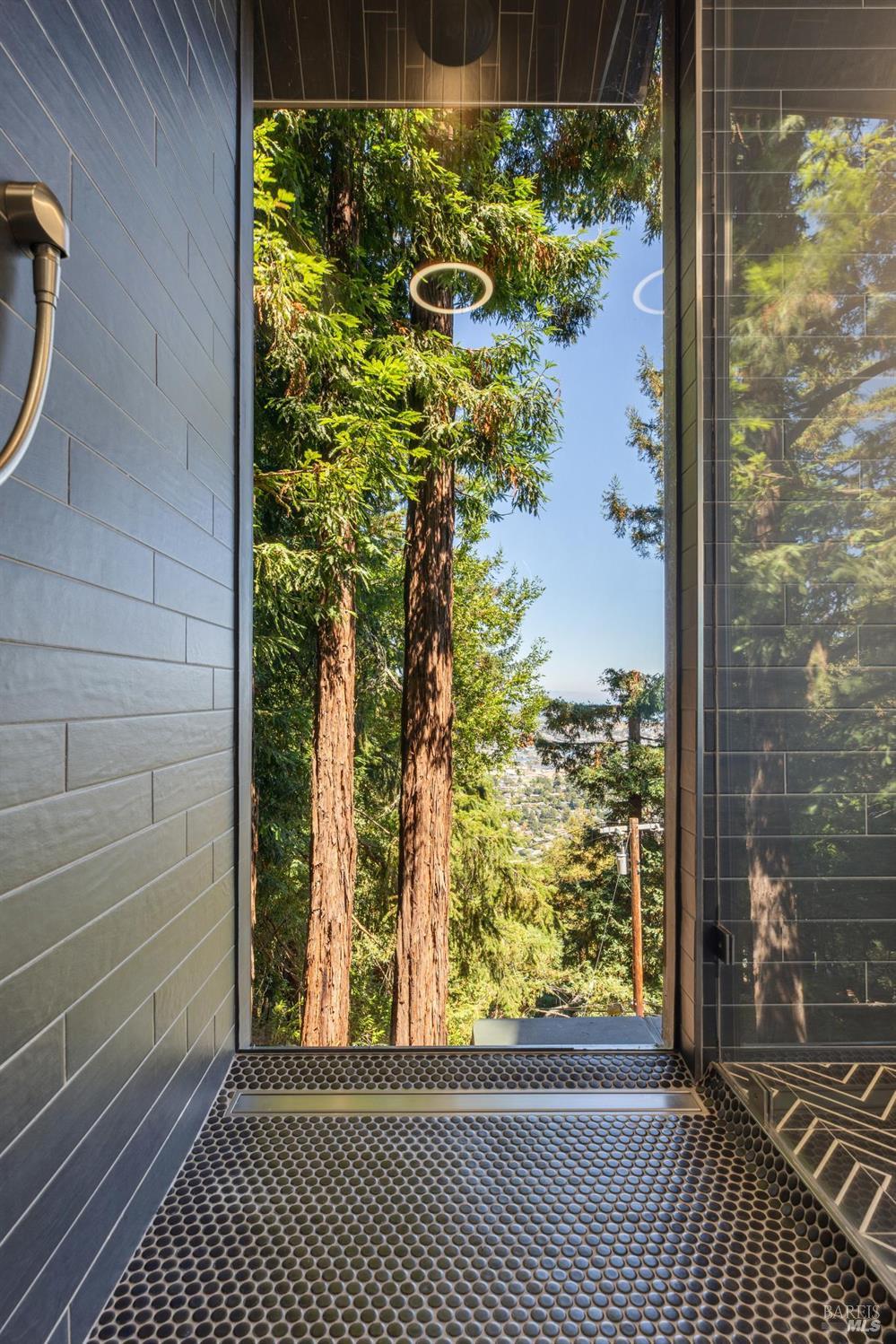 404 Summit Dr