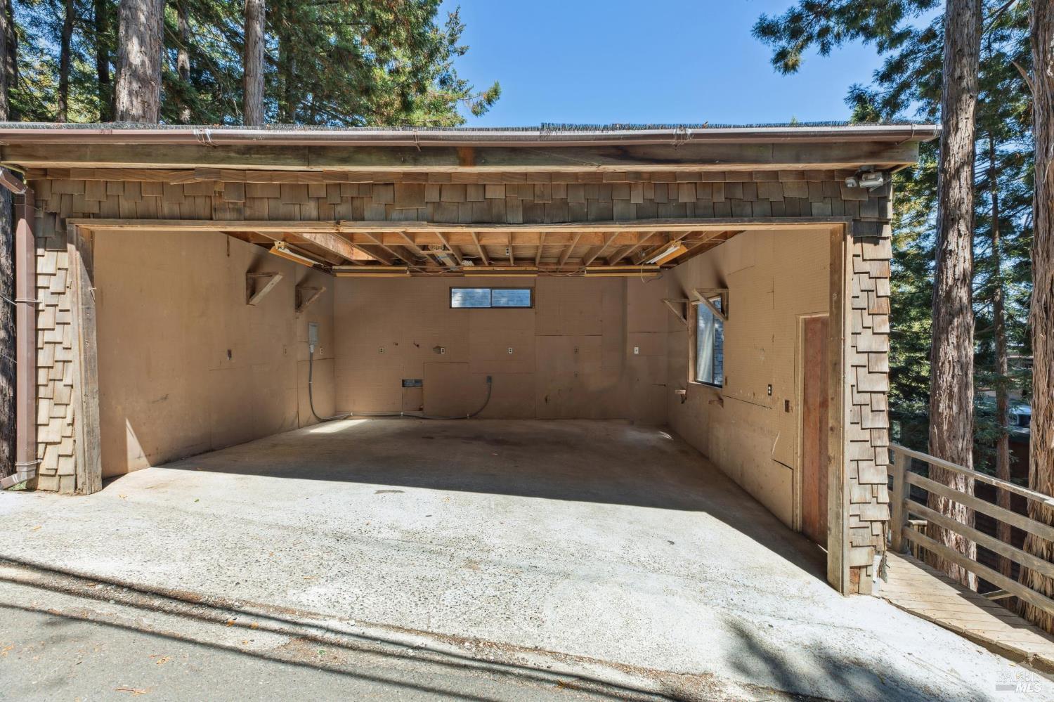 404 Summit Dr