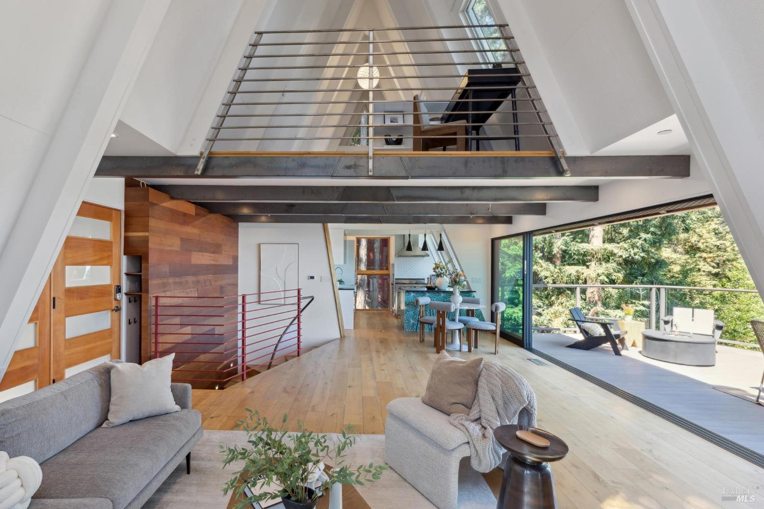 404 Summit Dr