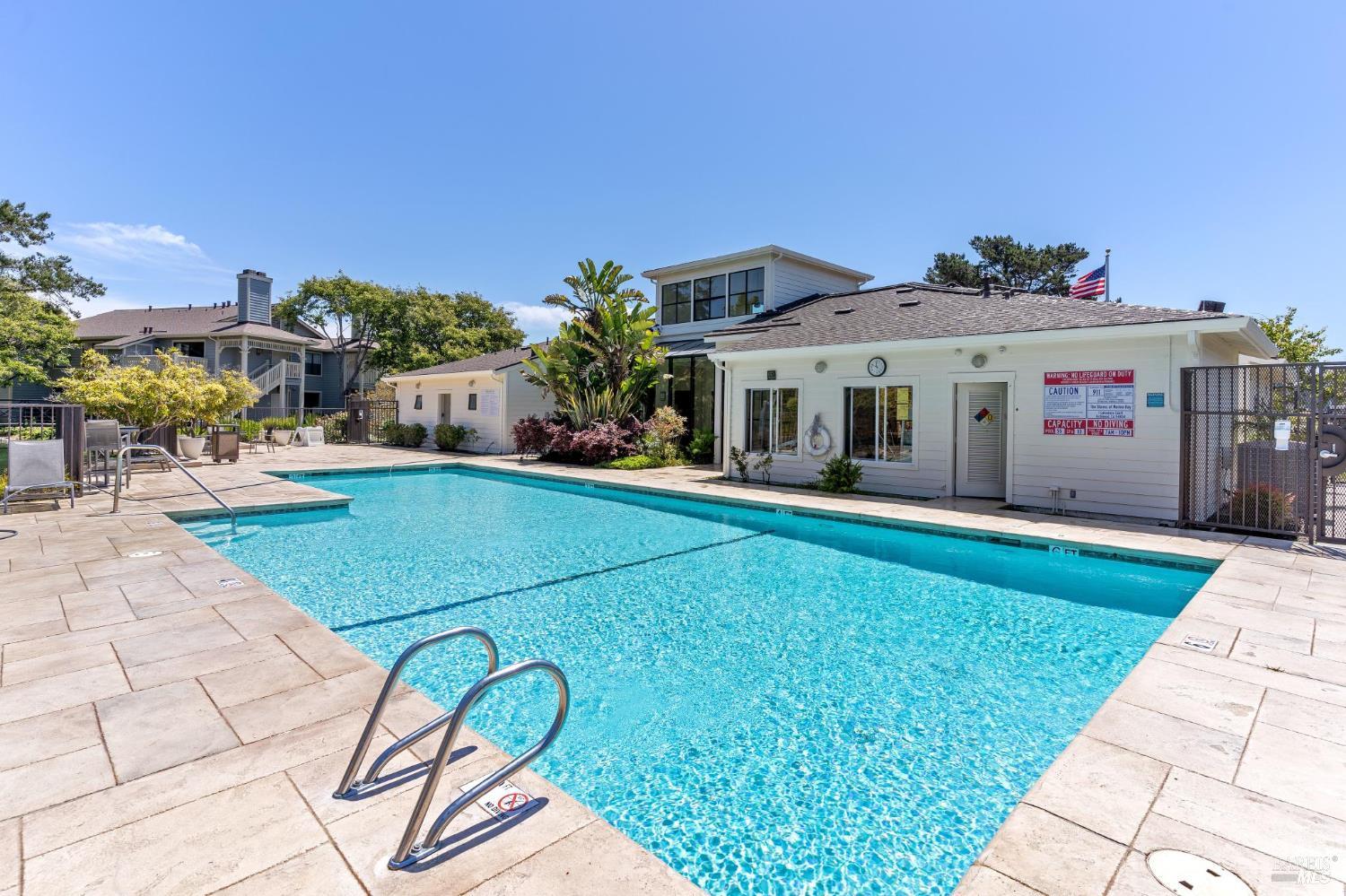 243 Shoreline Ct