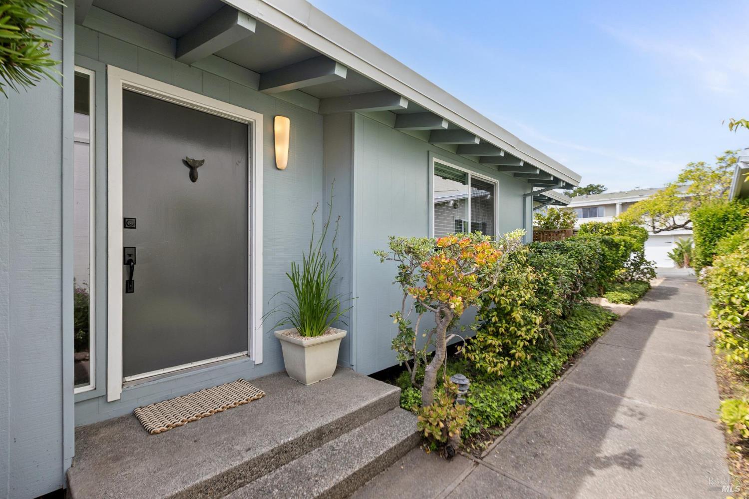 24 Porto Bello Drive