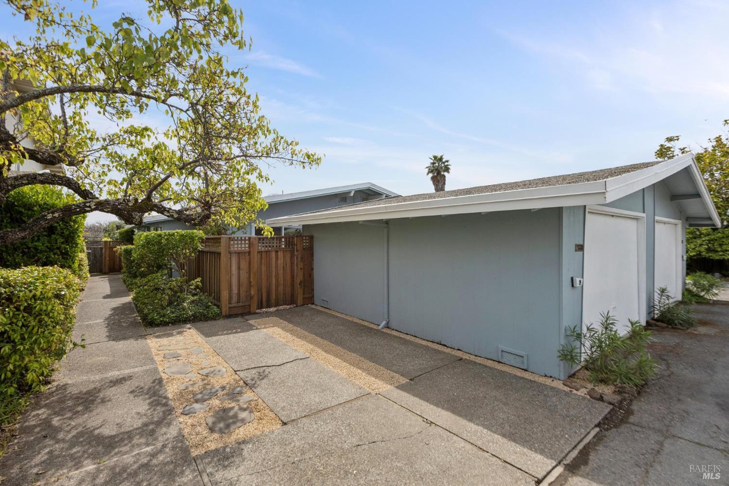 24 Porto Bello Drive