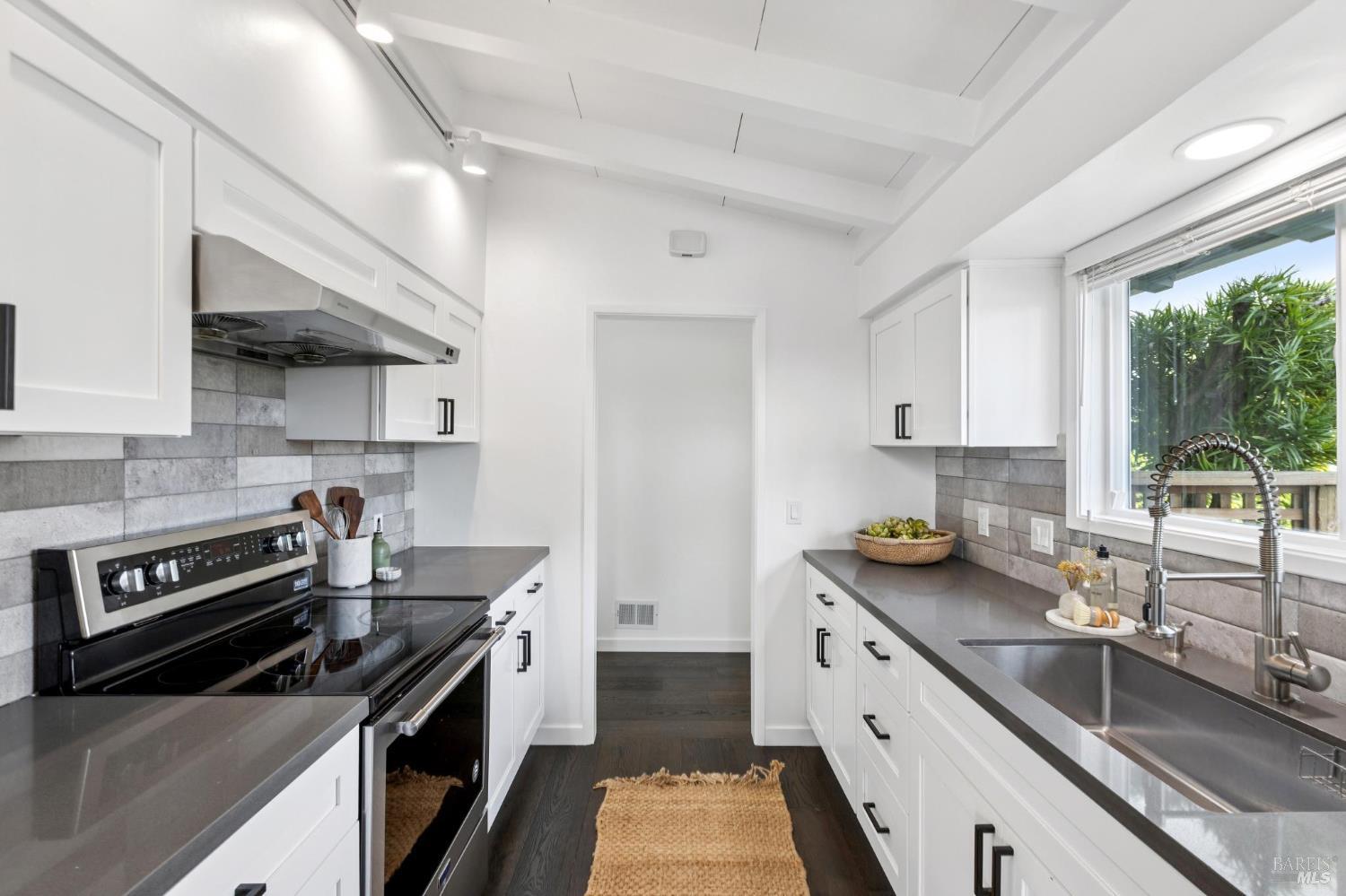 24 Porto Bello Drive