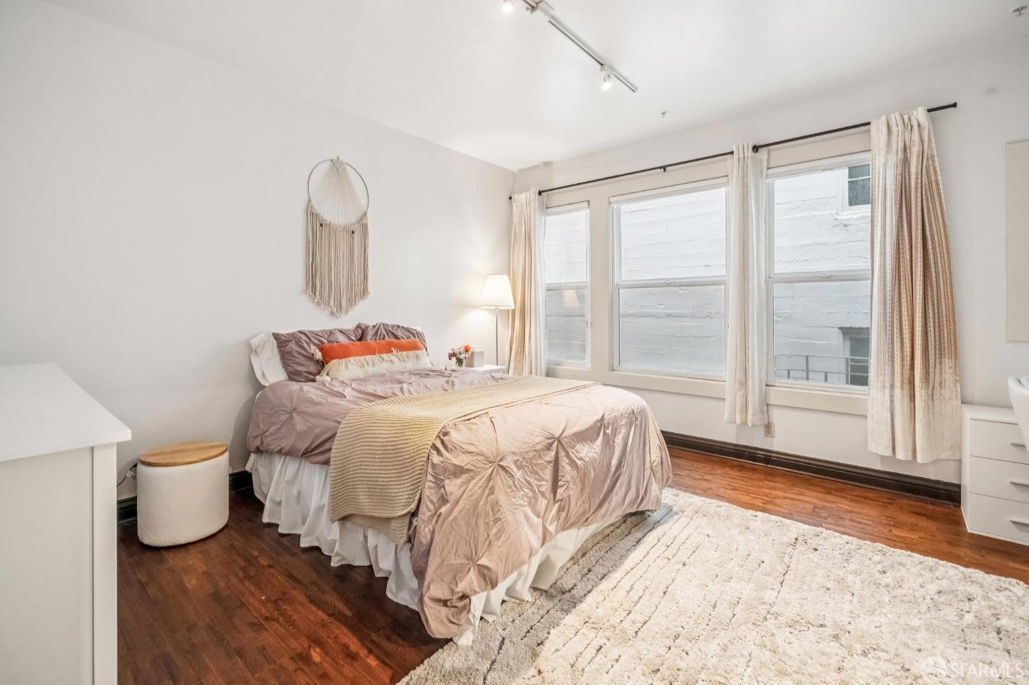 725 Pine Street Unit: #208