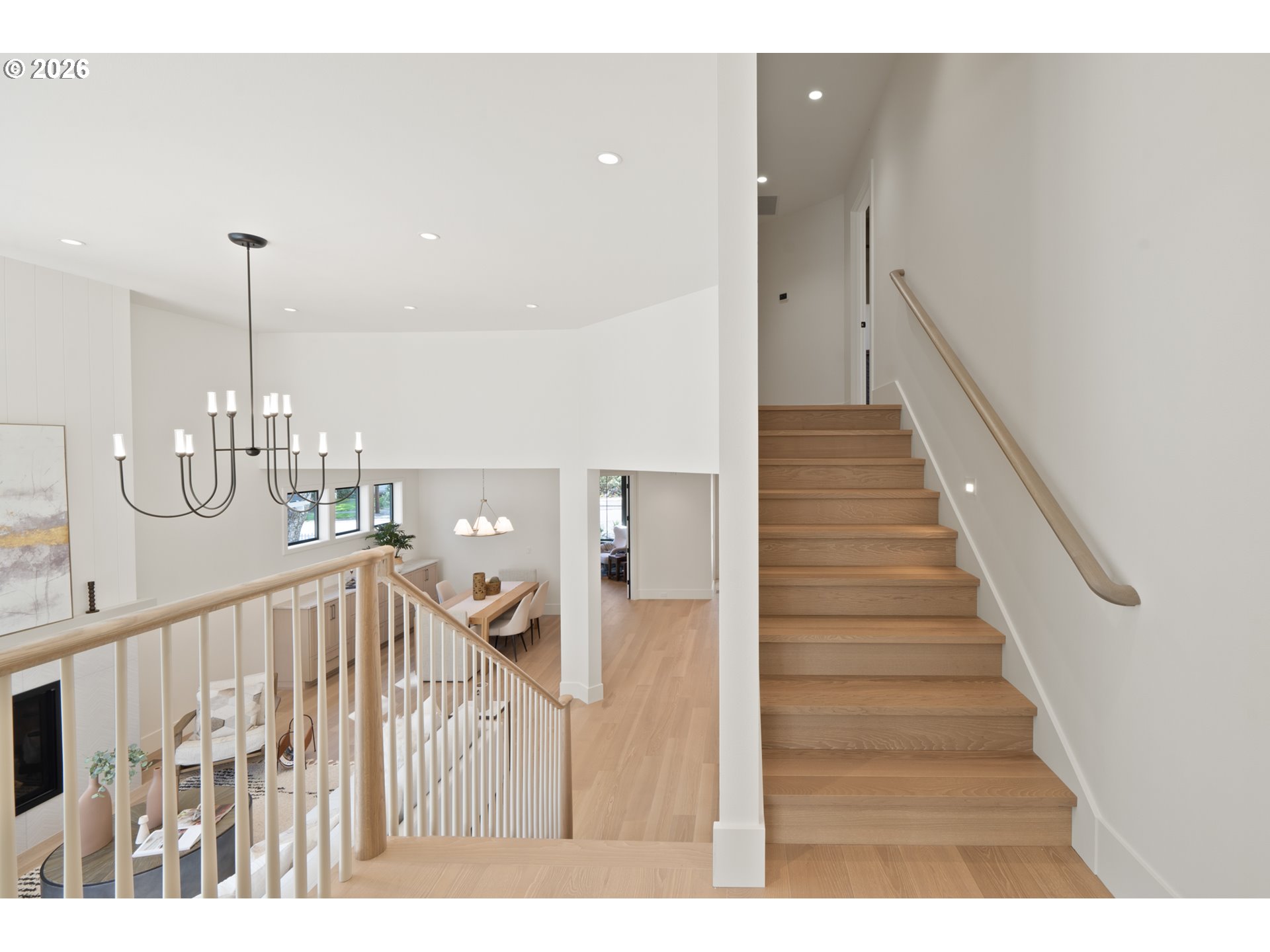 555 6TH ST