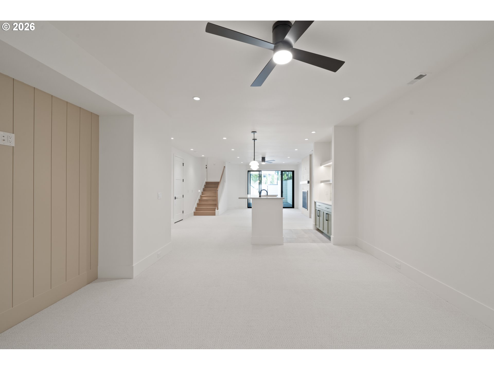 555 6TH ST
