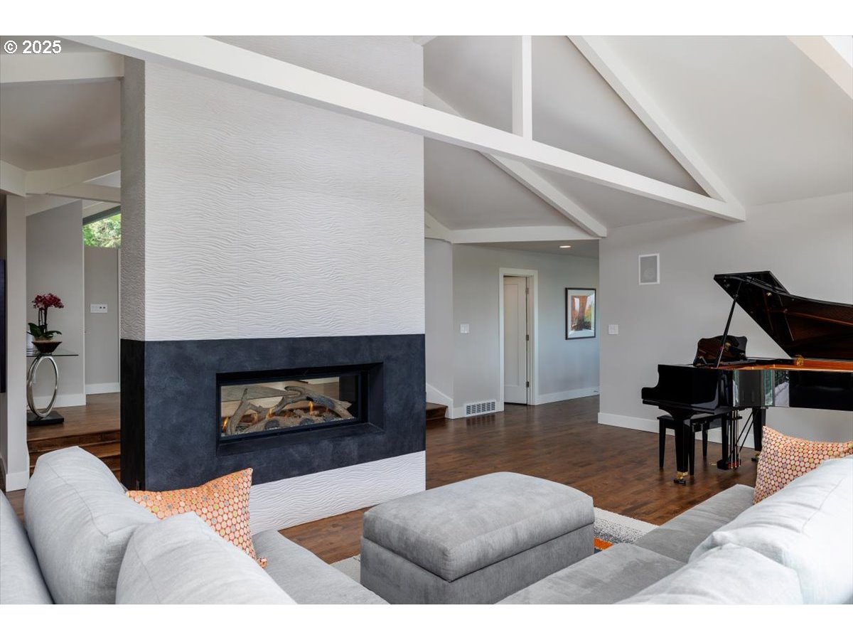 3450 SW SHERWOOD PL