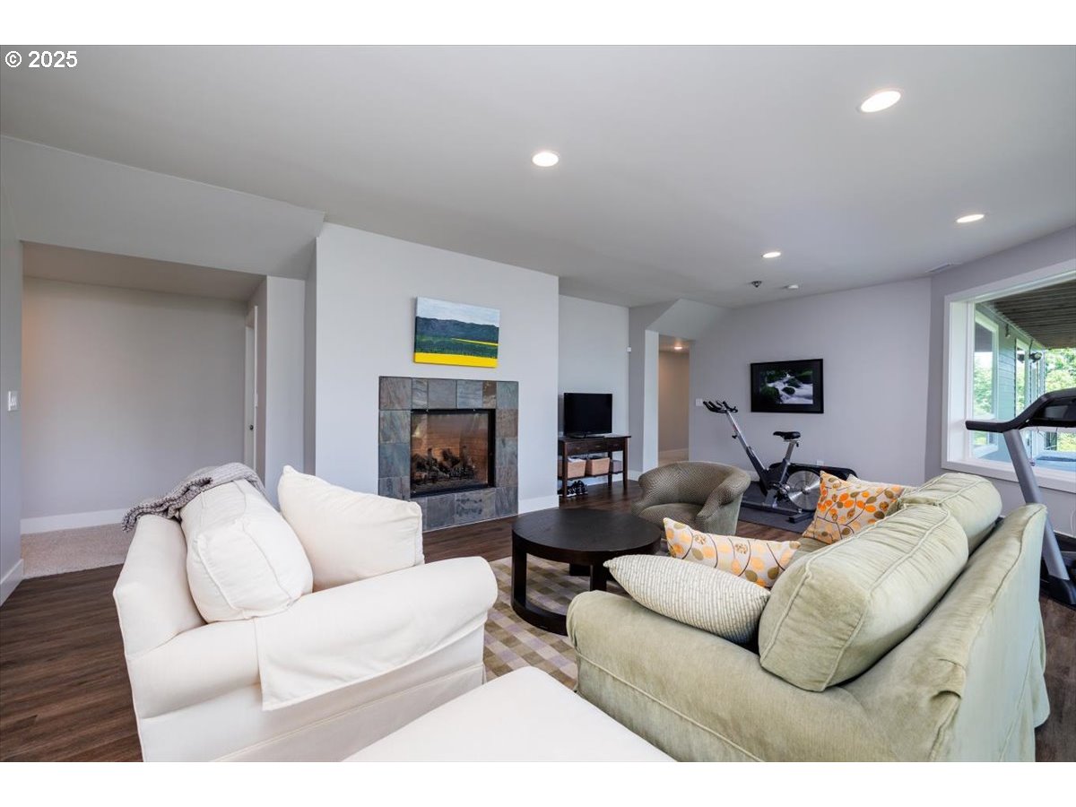 3450 SW SHERWOOD PL