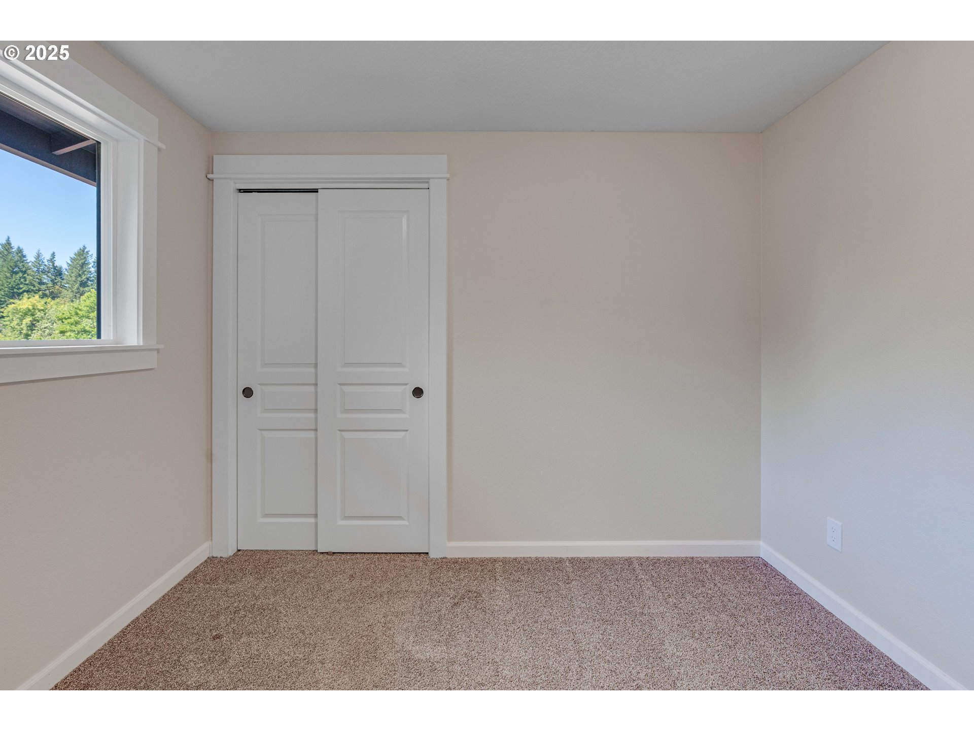 423 NE HACIENDA PL