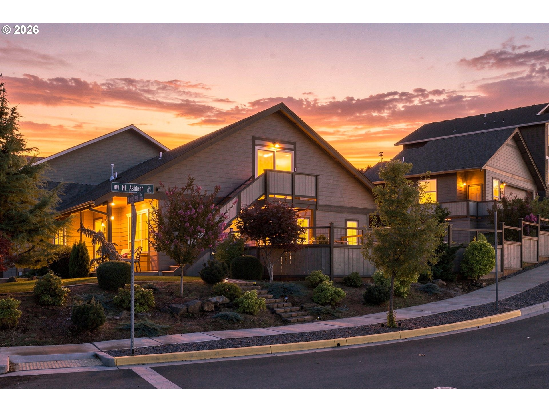 142 NW CANYON CREEK DR, McMinnville