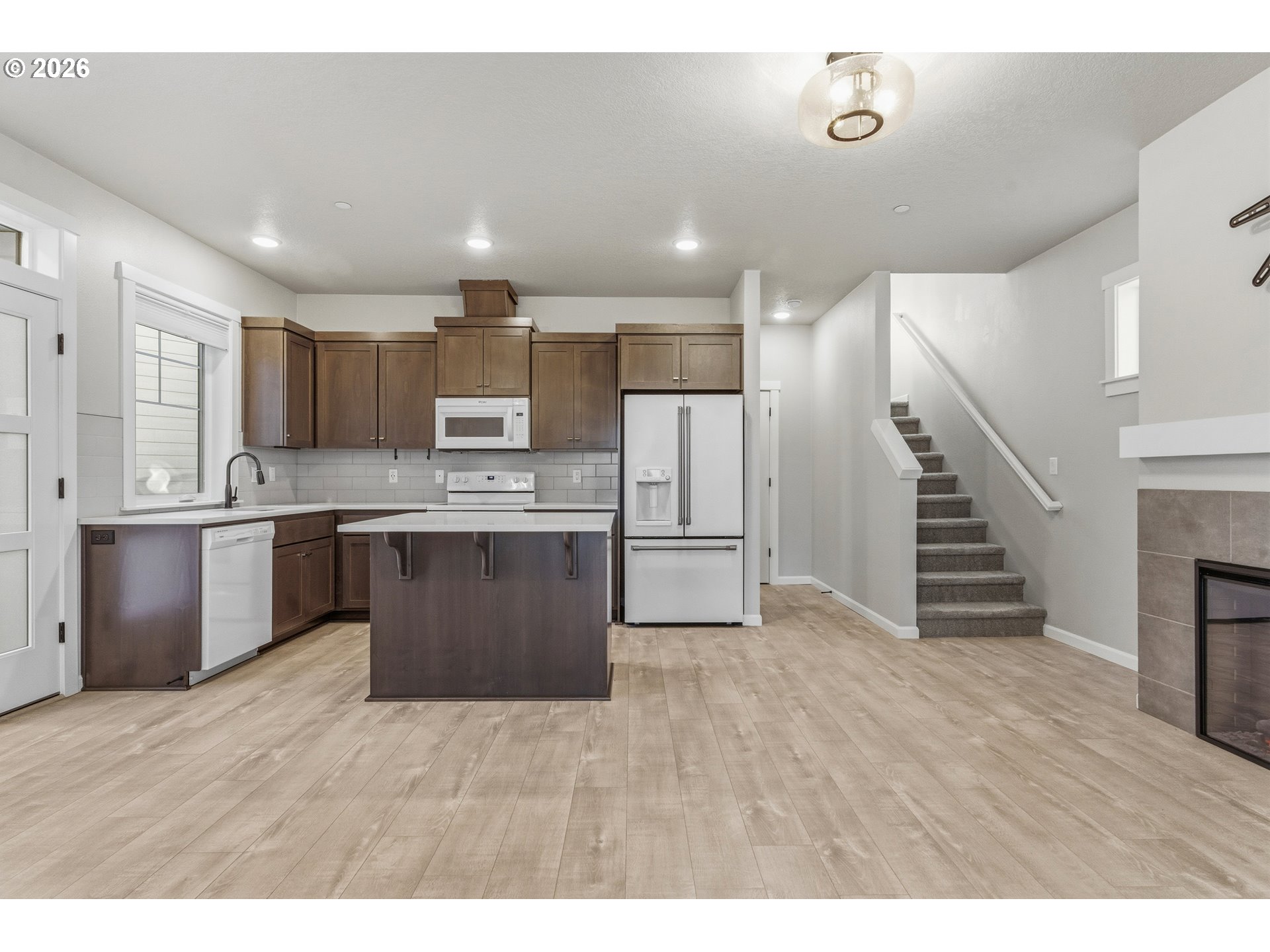 1811 COUSTEAU LOOP SE