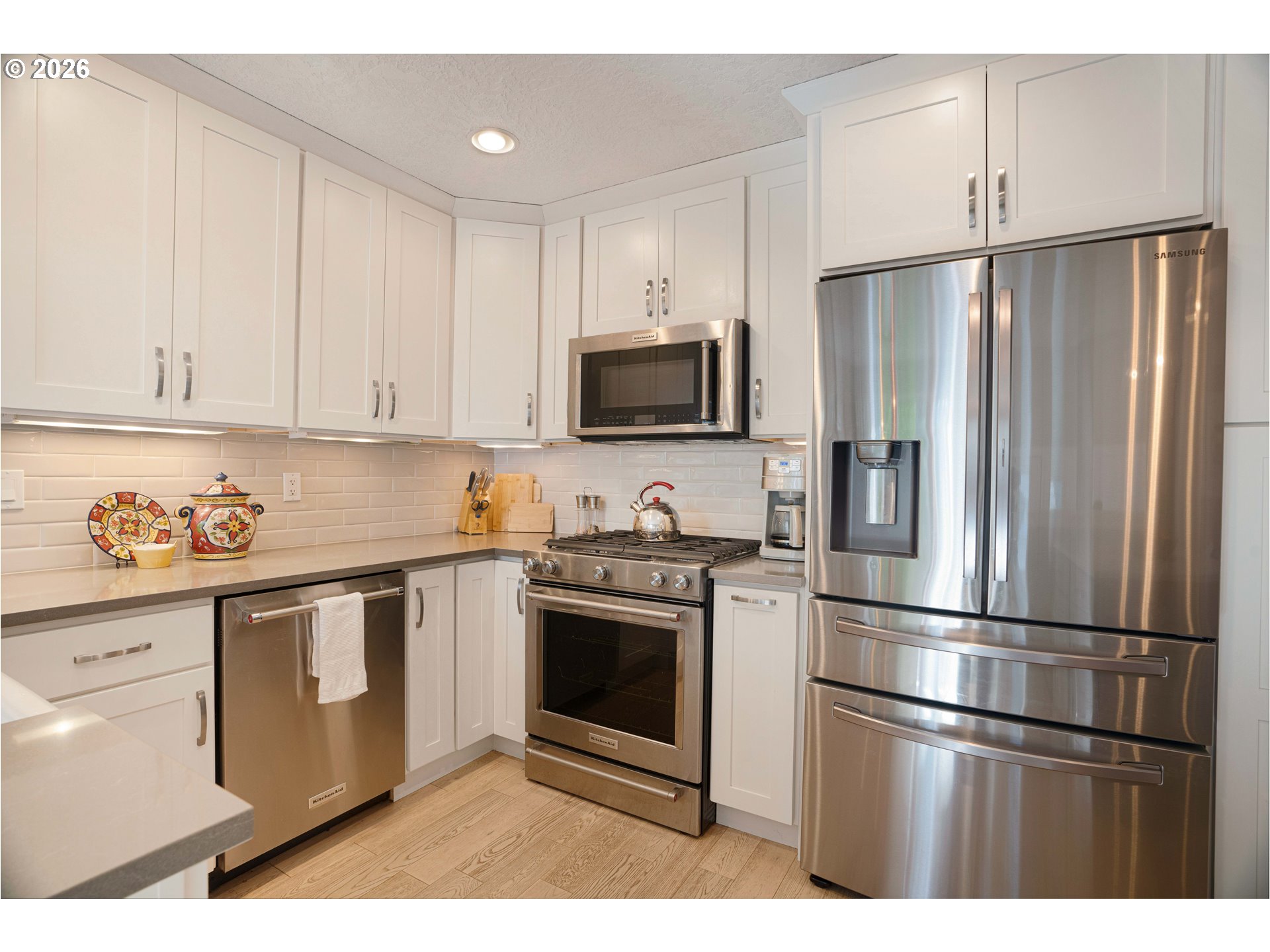 3497 DEVONSHIRE DR