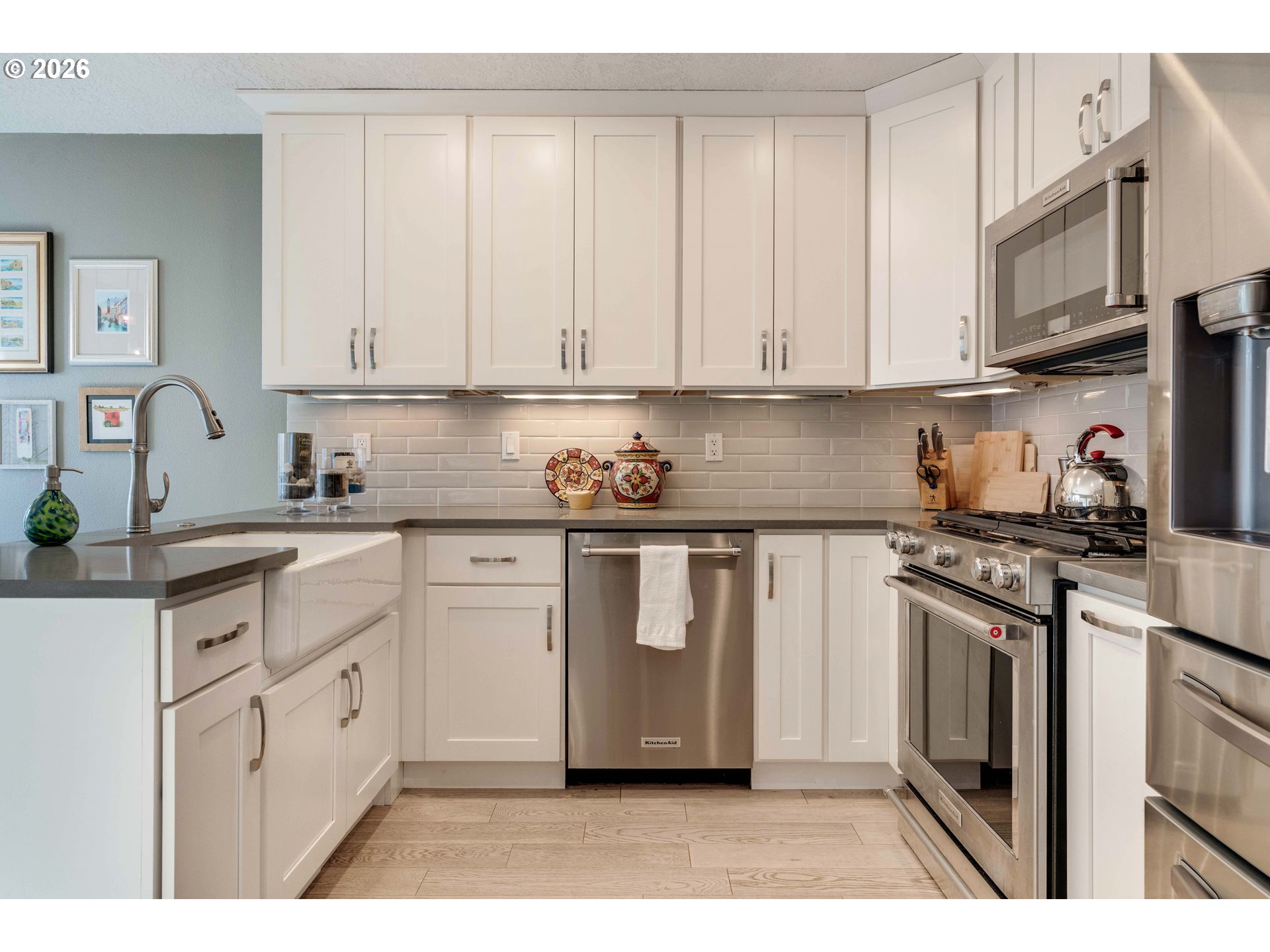 3497 DEVONSHIRE DR