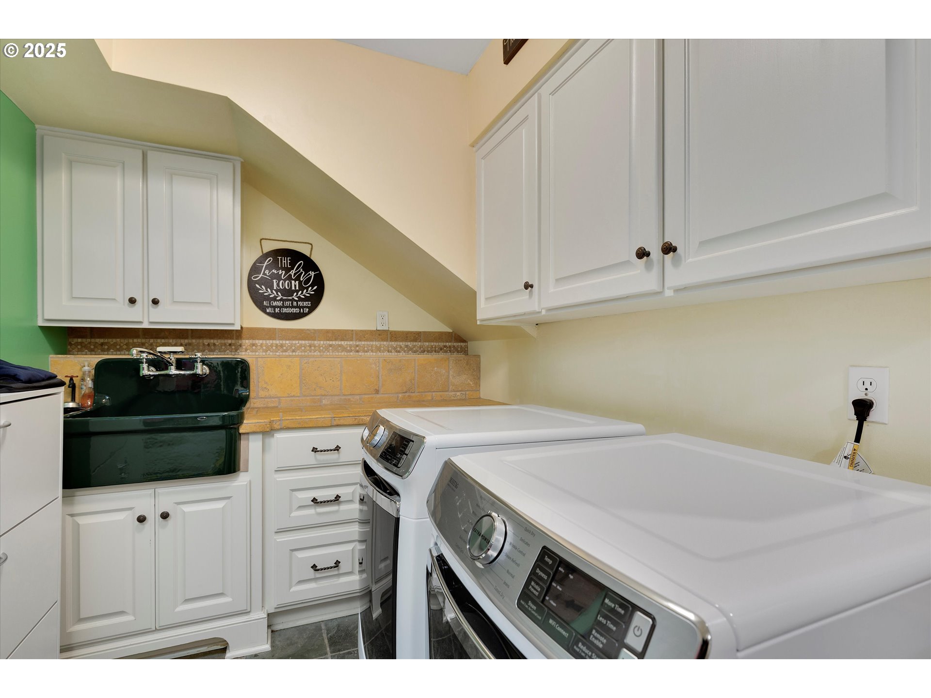 149 IRON MOUNTAIN BLVD