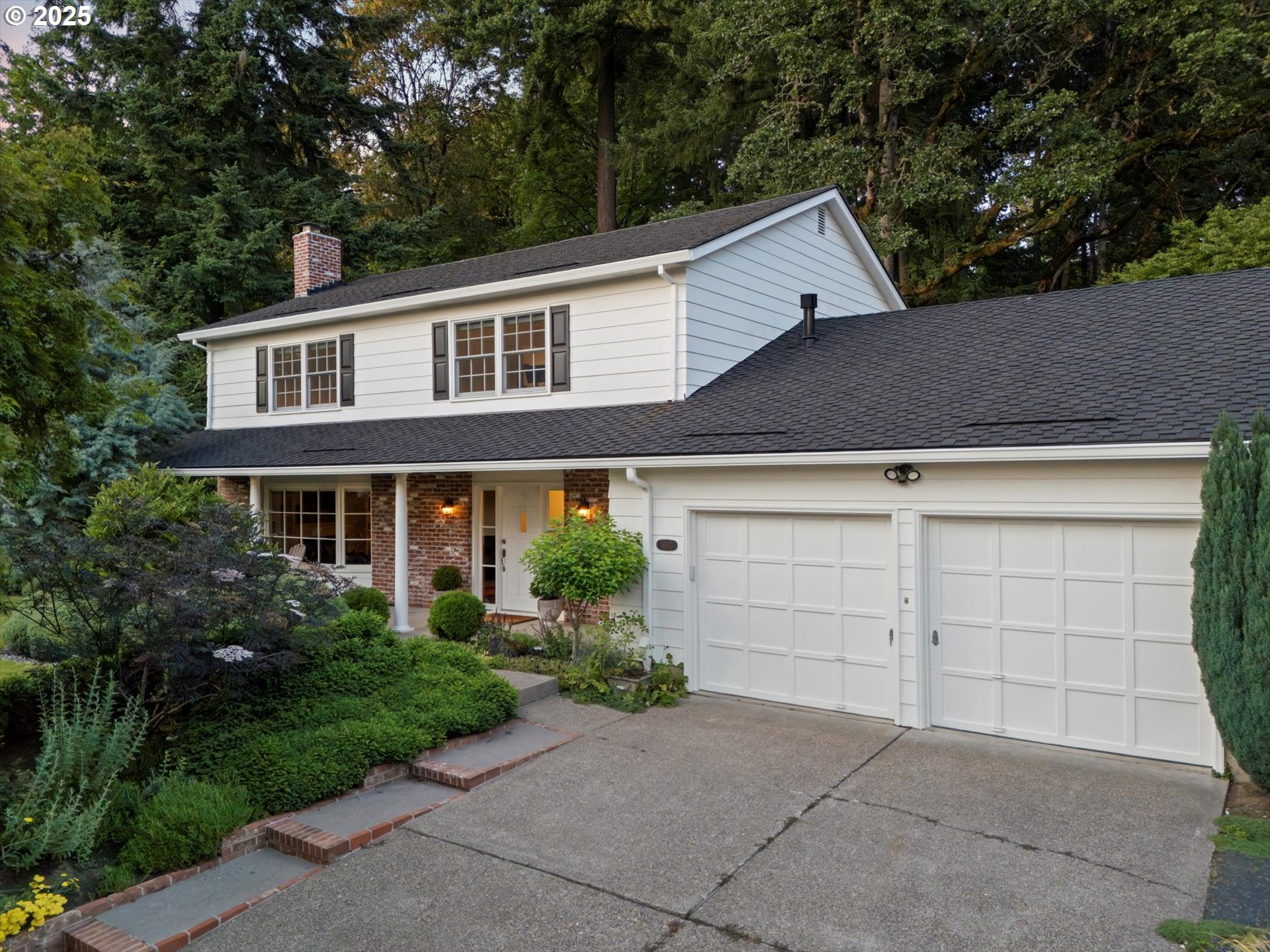 1600 SW PARKWOOD DR