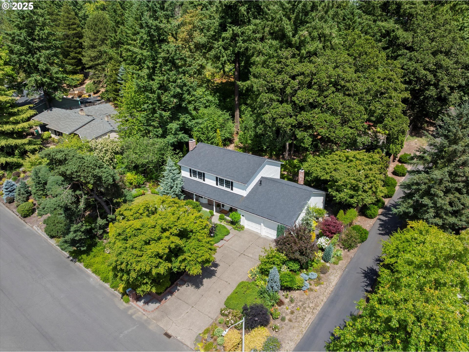 1600 SW PARKWOOD DR