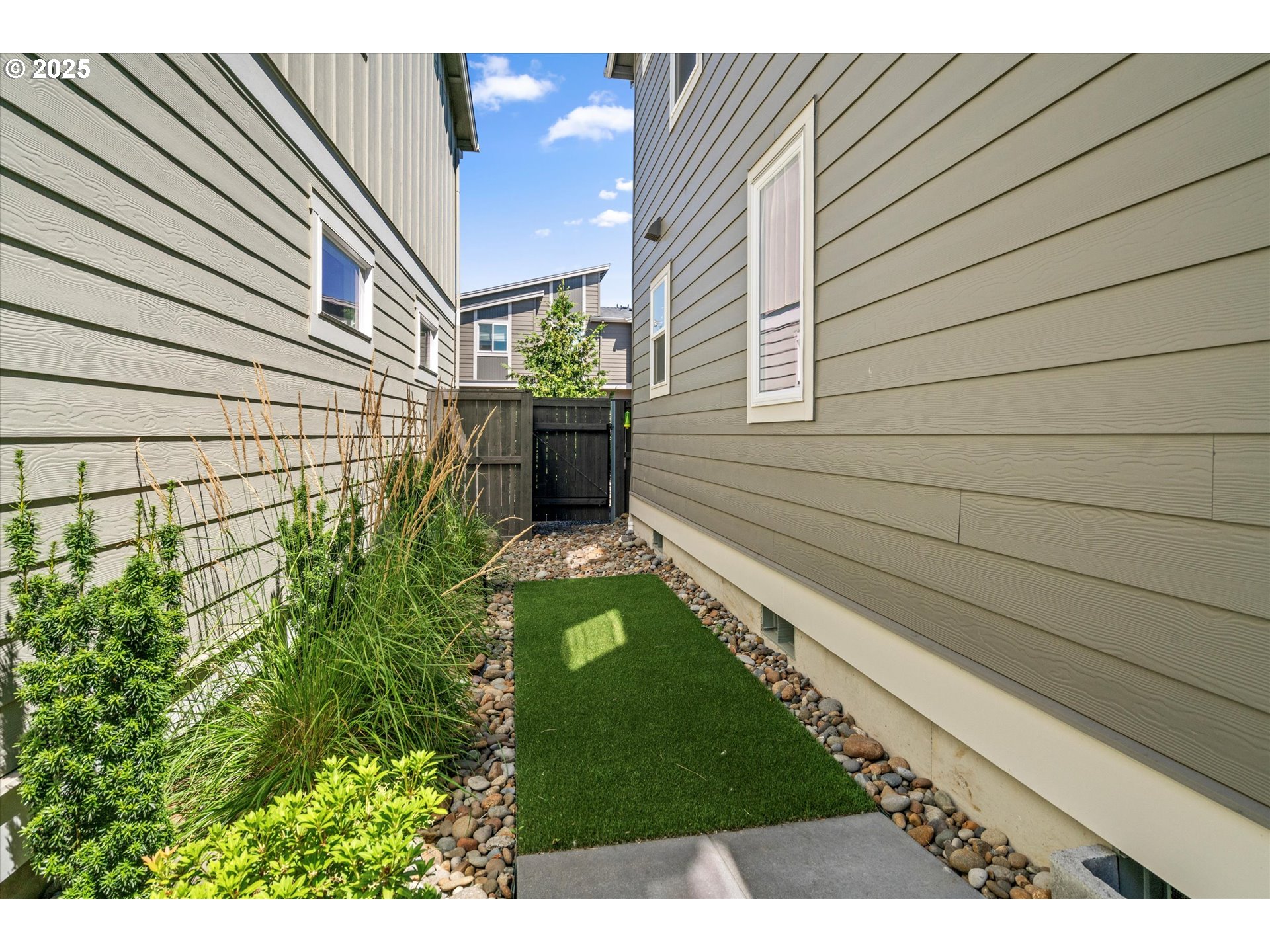 6203 SE POLYANTHA ST