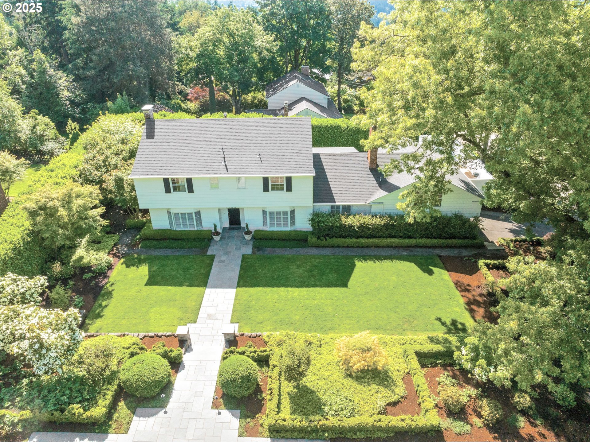 2100 HILLSIDE DR