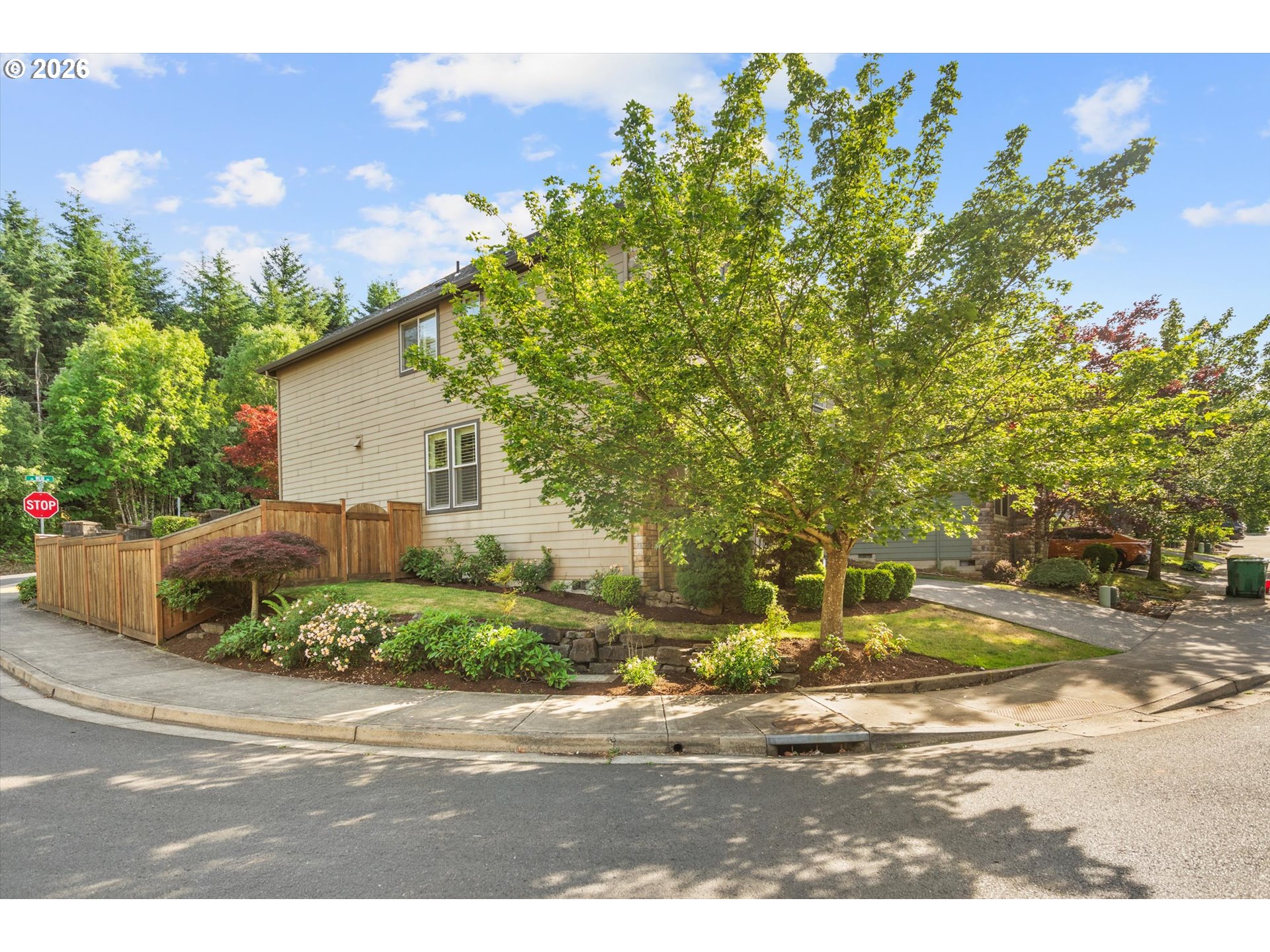 16850 SW LEDGESTONE DR