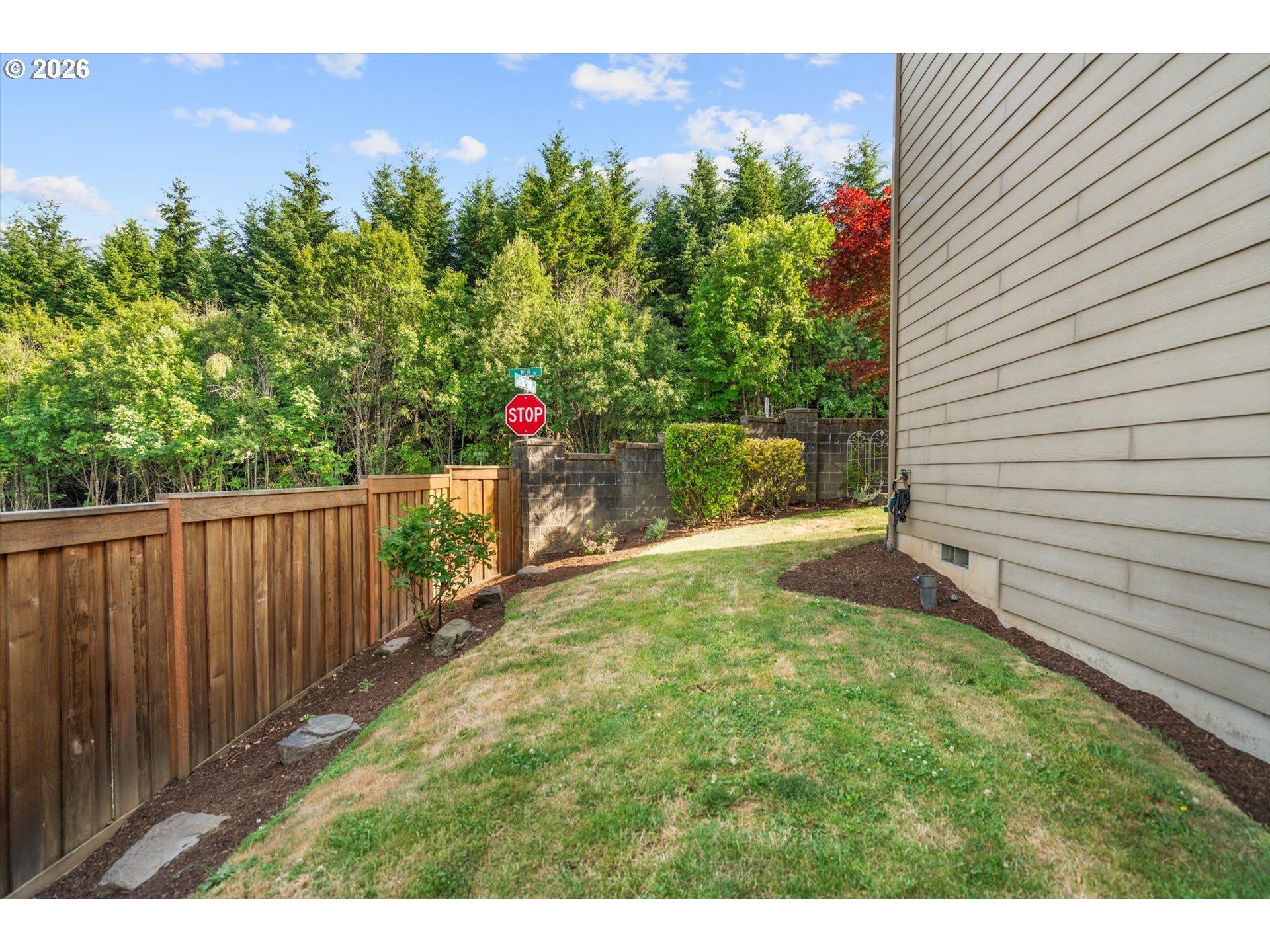 16850 SW LEDGESTONE DR
