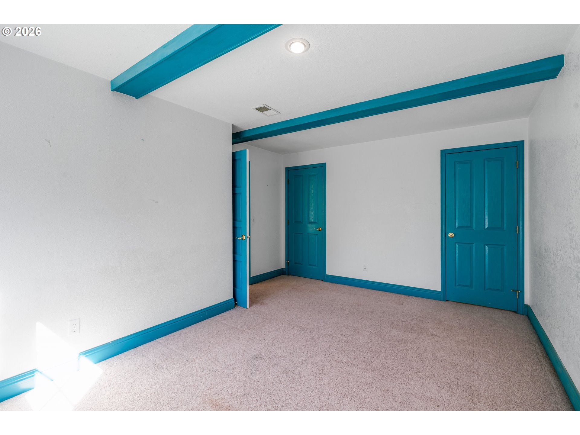 17875 CRESTLINE DR