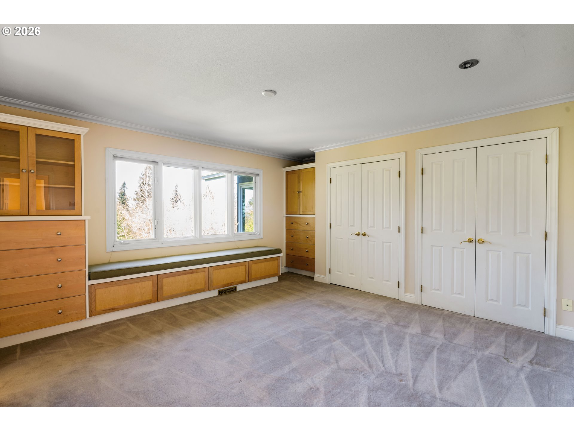 17875 CRESTLINE DR