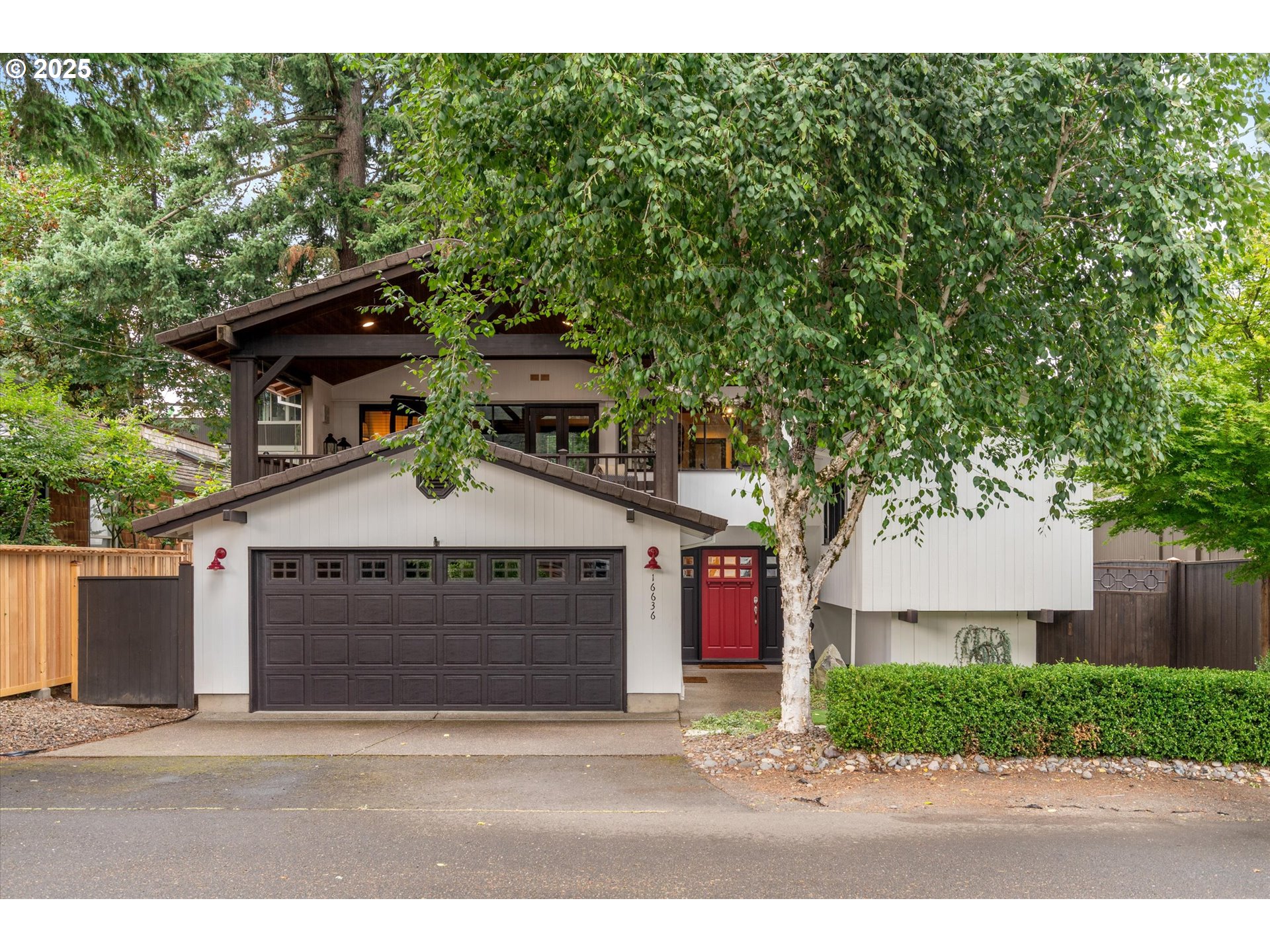 16636 MAPLE CIR